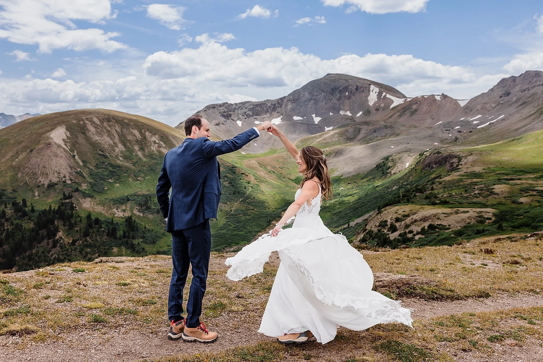 Summer-Hiking-Elopement-in-Aspen-Colorado_0059.jpg