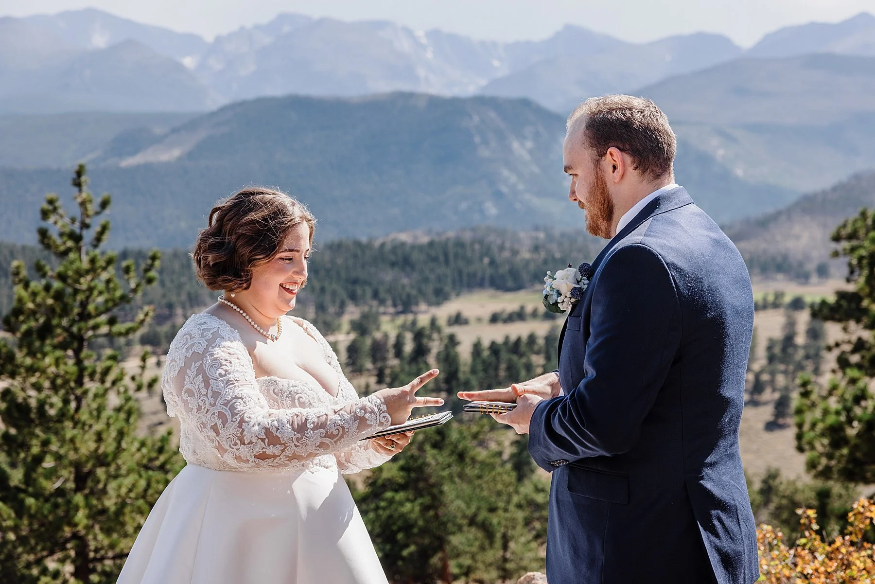 August-Elopement-at-3M-Curve-Rocky-Mountain-National-Park004.jpg