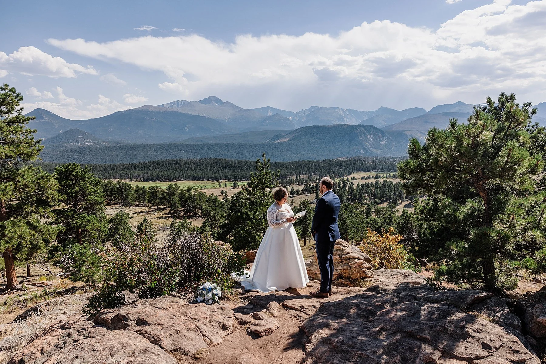 August-Elopement-at-3M-Curve-Rocky-Mountain-National-Park005.jpg