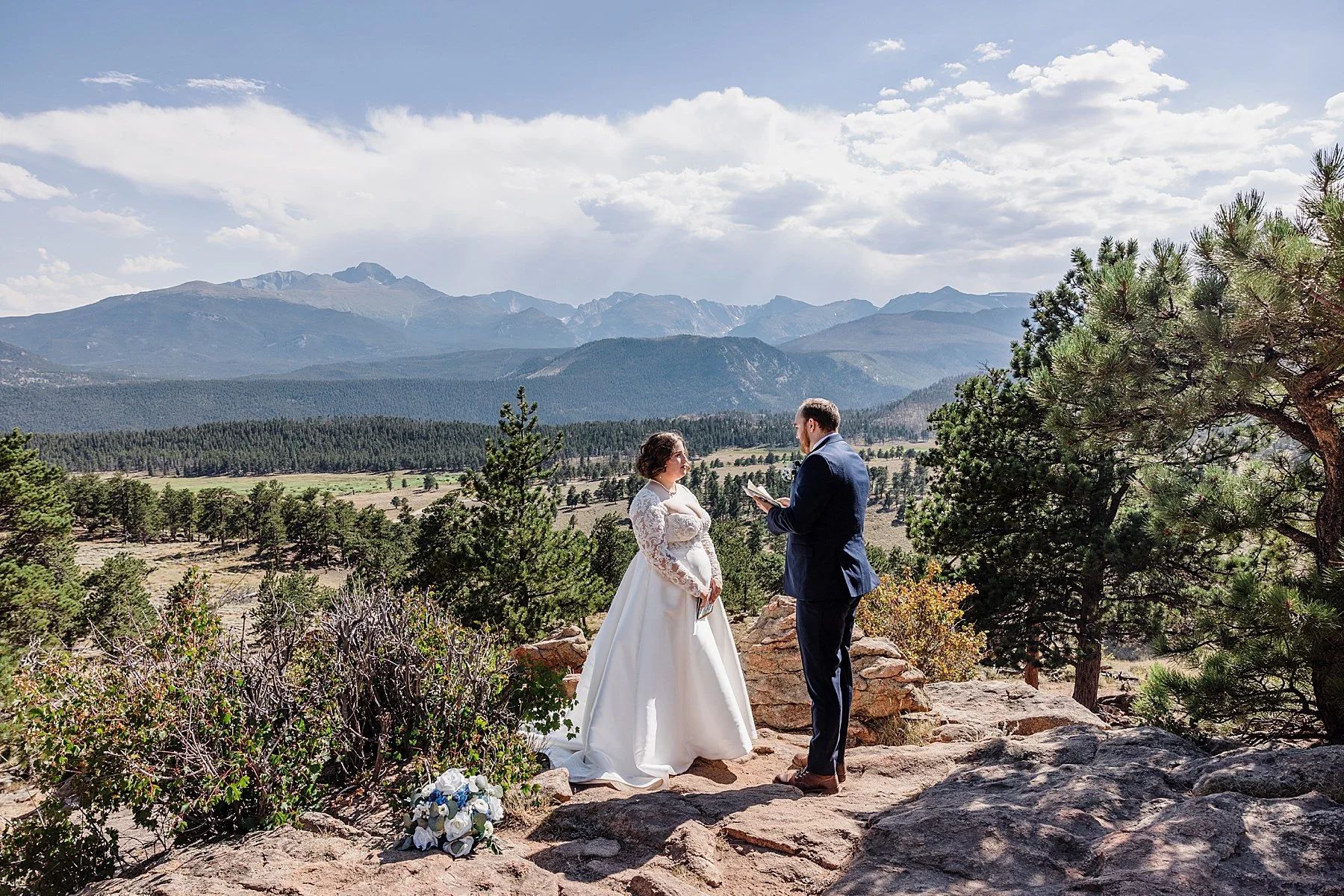 August-Elopement-at-3M-Curve-Rocky-Mountain-National-Park008.jpg