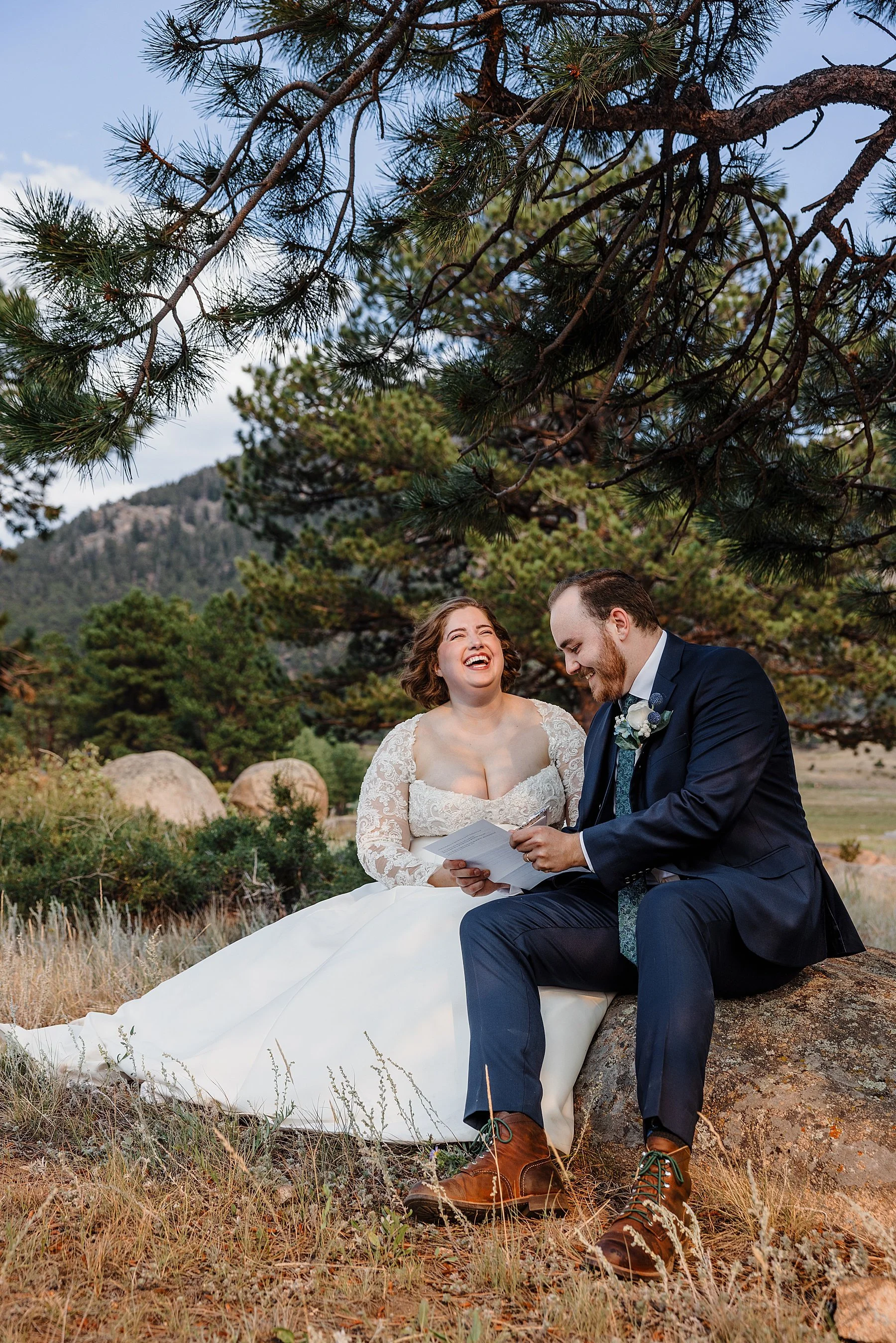 August-Elopement-at-3M-Curve-Rocky-Mountain-National-Park015.jpg