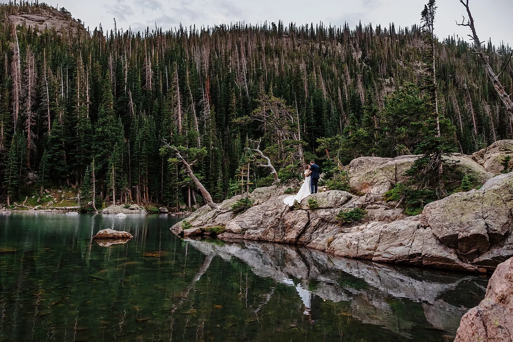 August-Elopement-at-3M-Curve-Rocky-Mountain-National-Park051.jpg