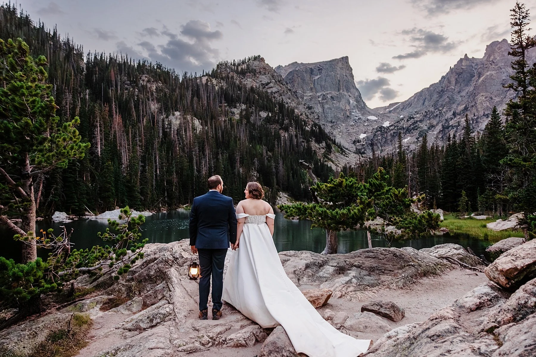 August-Elopement-at-3M-Curve-Rocky-Mountain-National-Park053.jpg