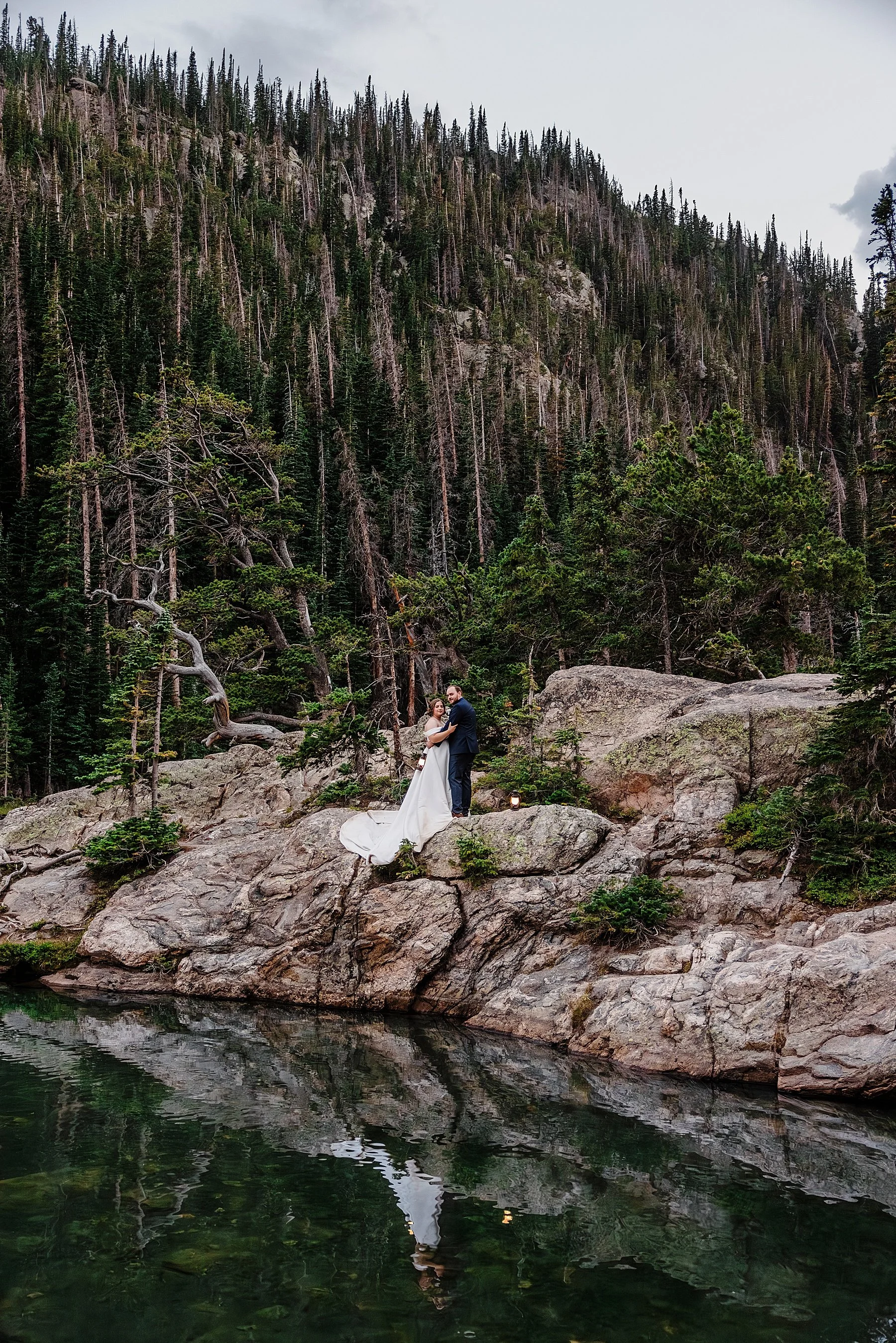 August-Elopement-at-3M-Curve-Rocky-Mountain-National-Park054.jpg
