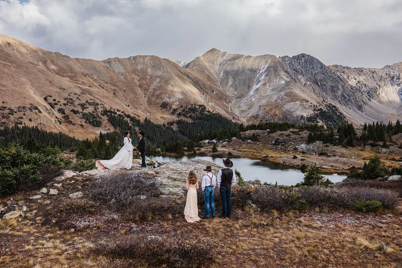 Non-traditional can look like a lot of things. The words elopement and non-traditional have become so intertwined in recent years, but not every couple who elopes sees themselves as a non-traditional type.

For Sarah + Jeremy non-traditional looked l