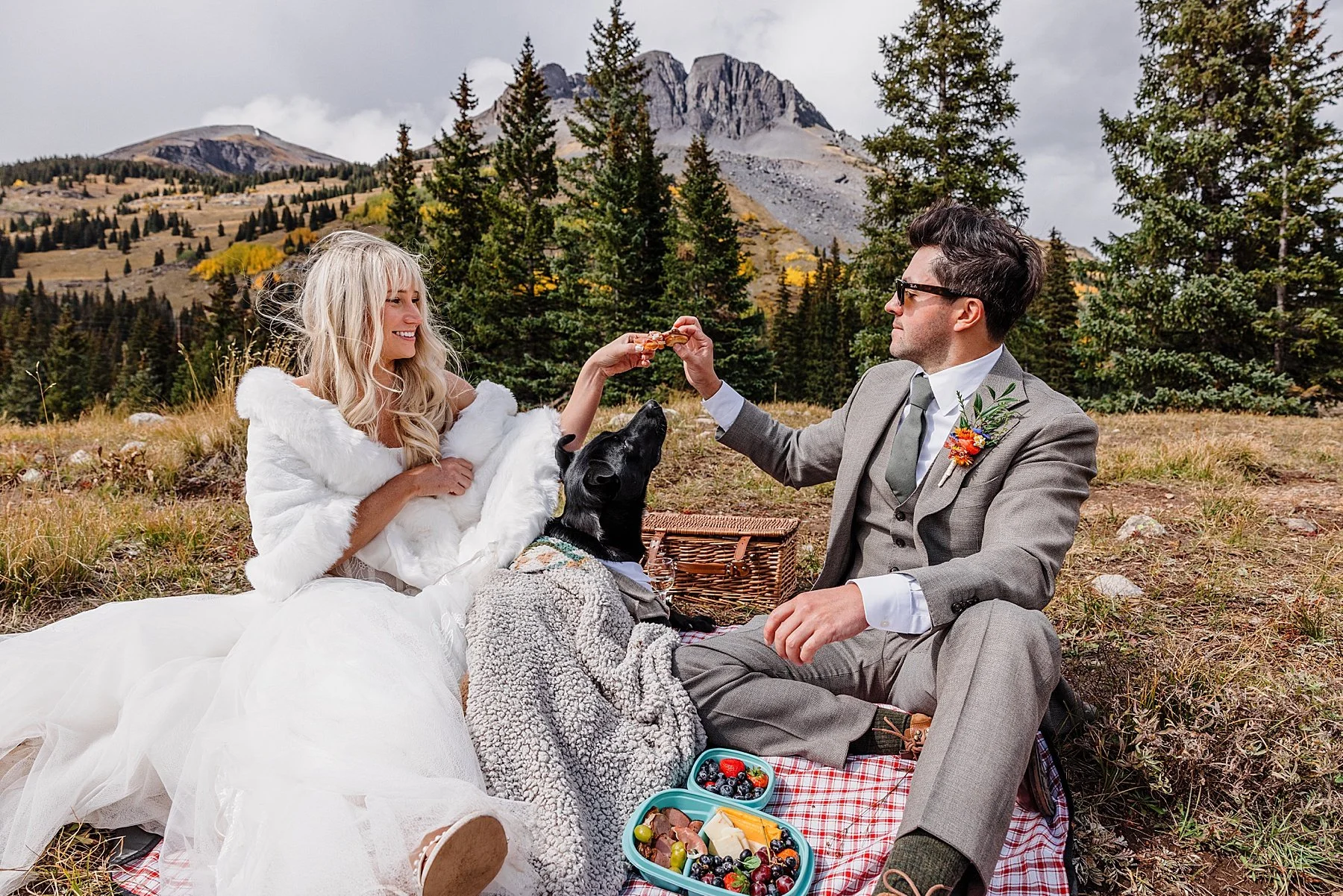 Small-Wedding-in-Ouray-Colorado-Mountains_0040.jpg