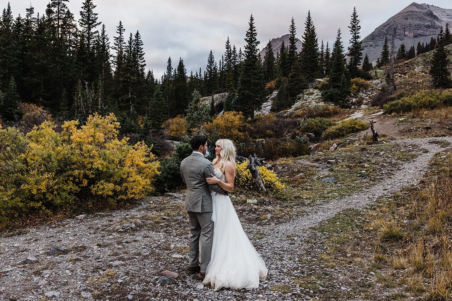 Small-Wedding-in-Ouray-Colorado-Mountains_0070.jpg