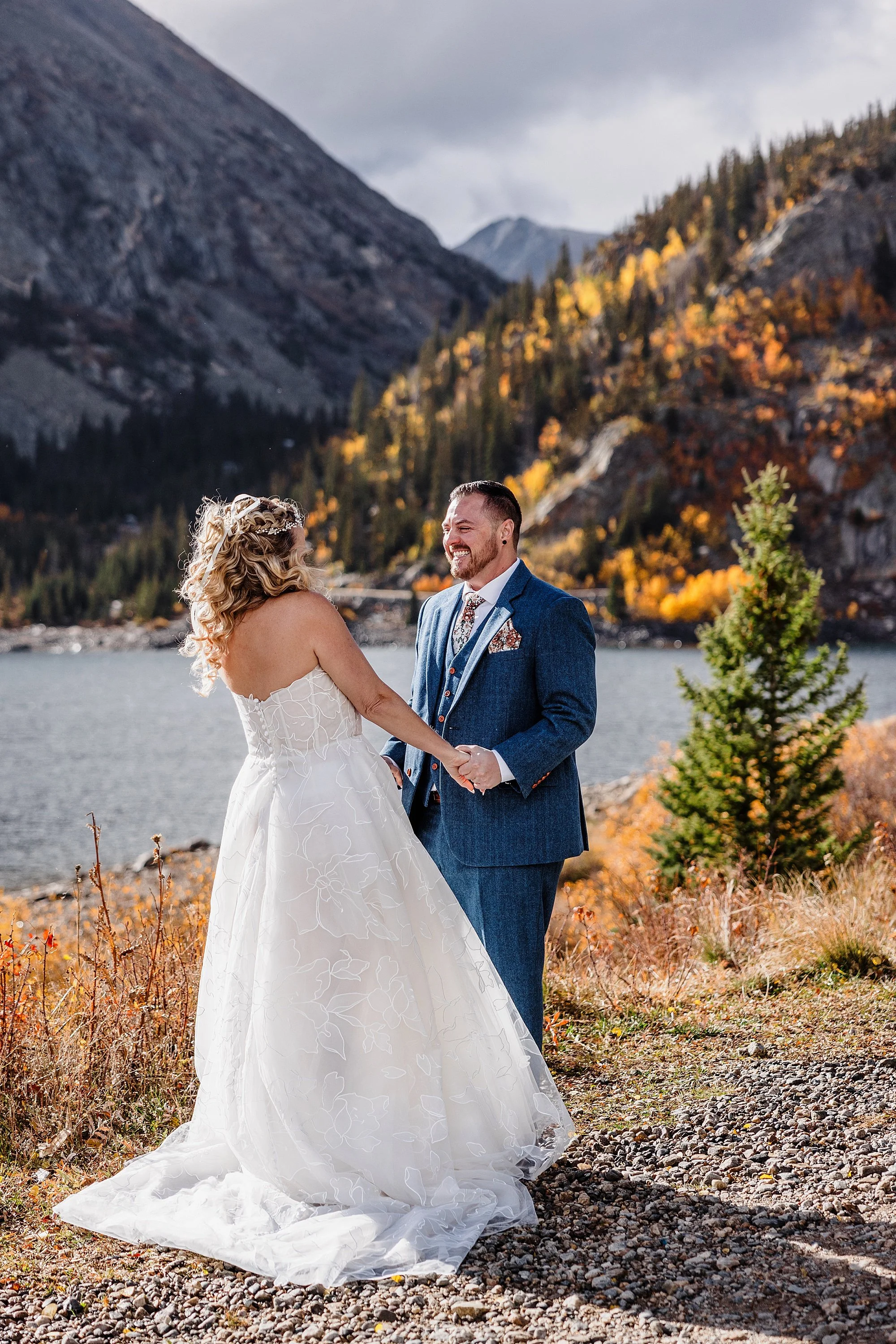 Snowy-October-Elopement-in-Breckenridge-Colorado_0005.jpg