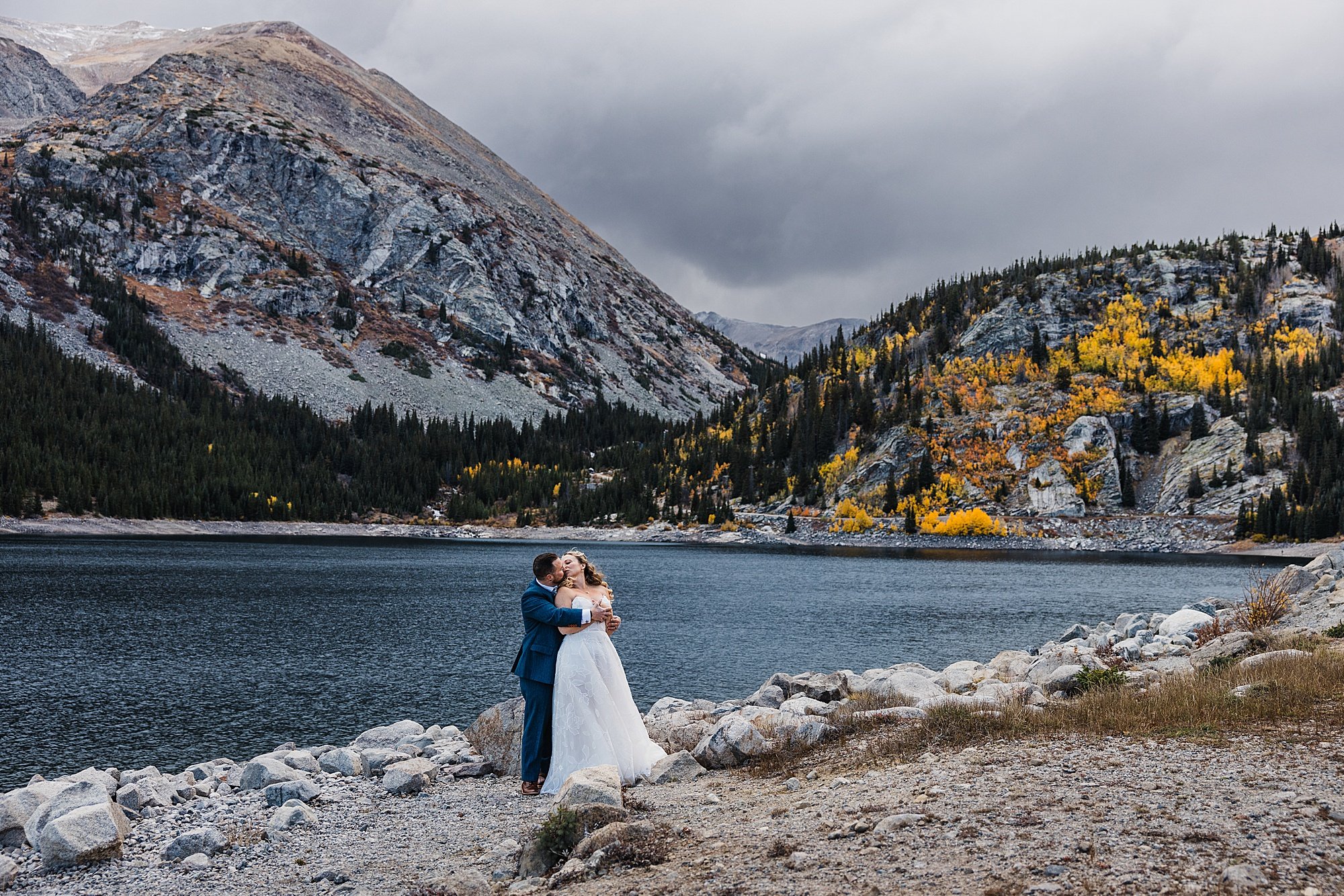 Snowy-October-Elopement-in-Breckenridge-Colorado_0026.jpg