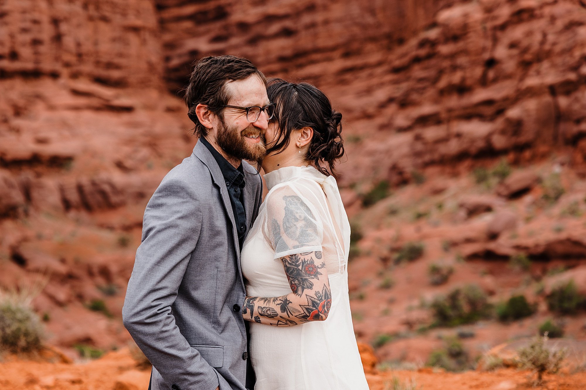 April-Moab-Elopement-Photographer_0004.jpg