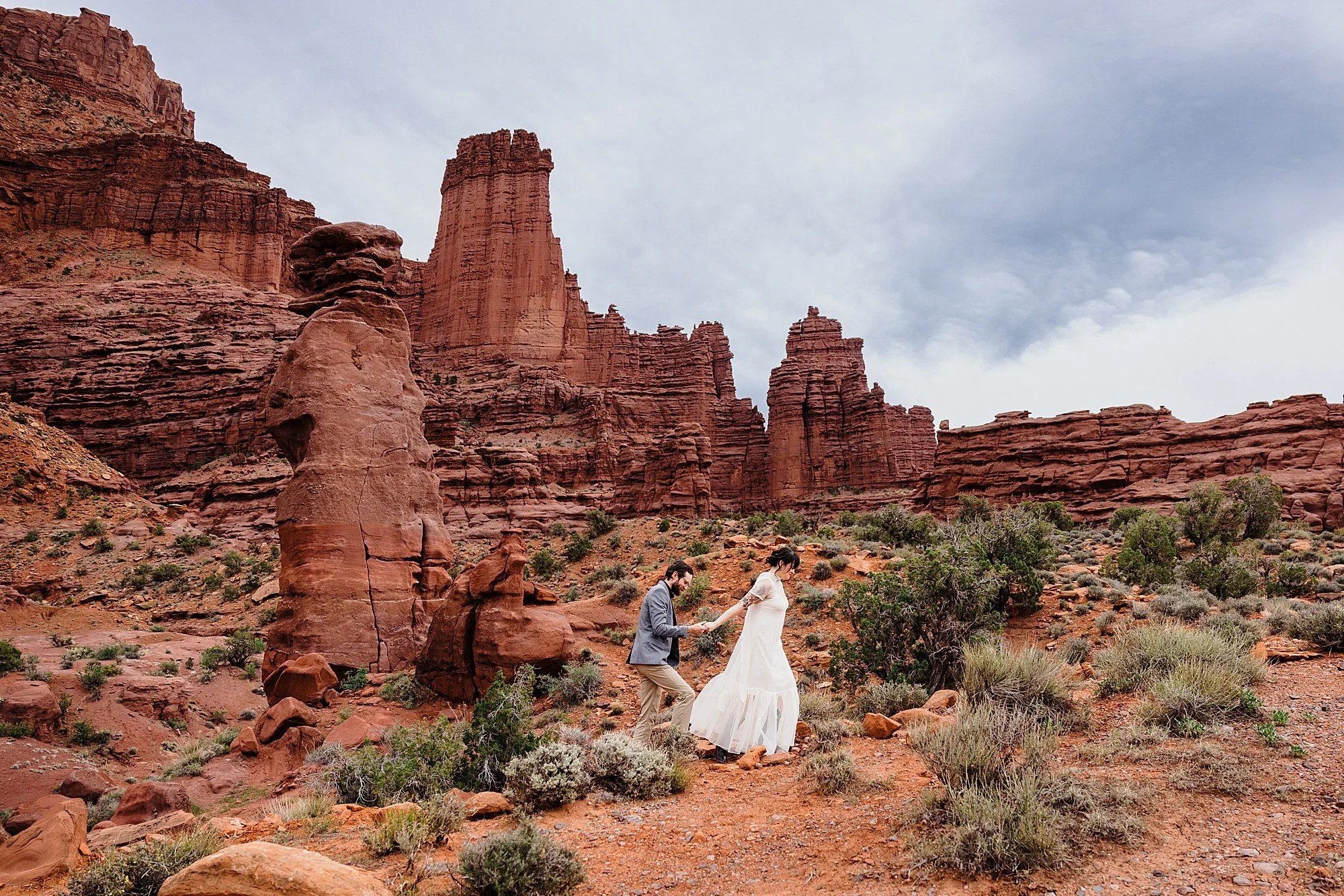 April-Moab-Elopement-Photographer_0006.jpg