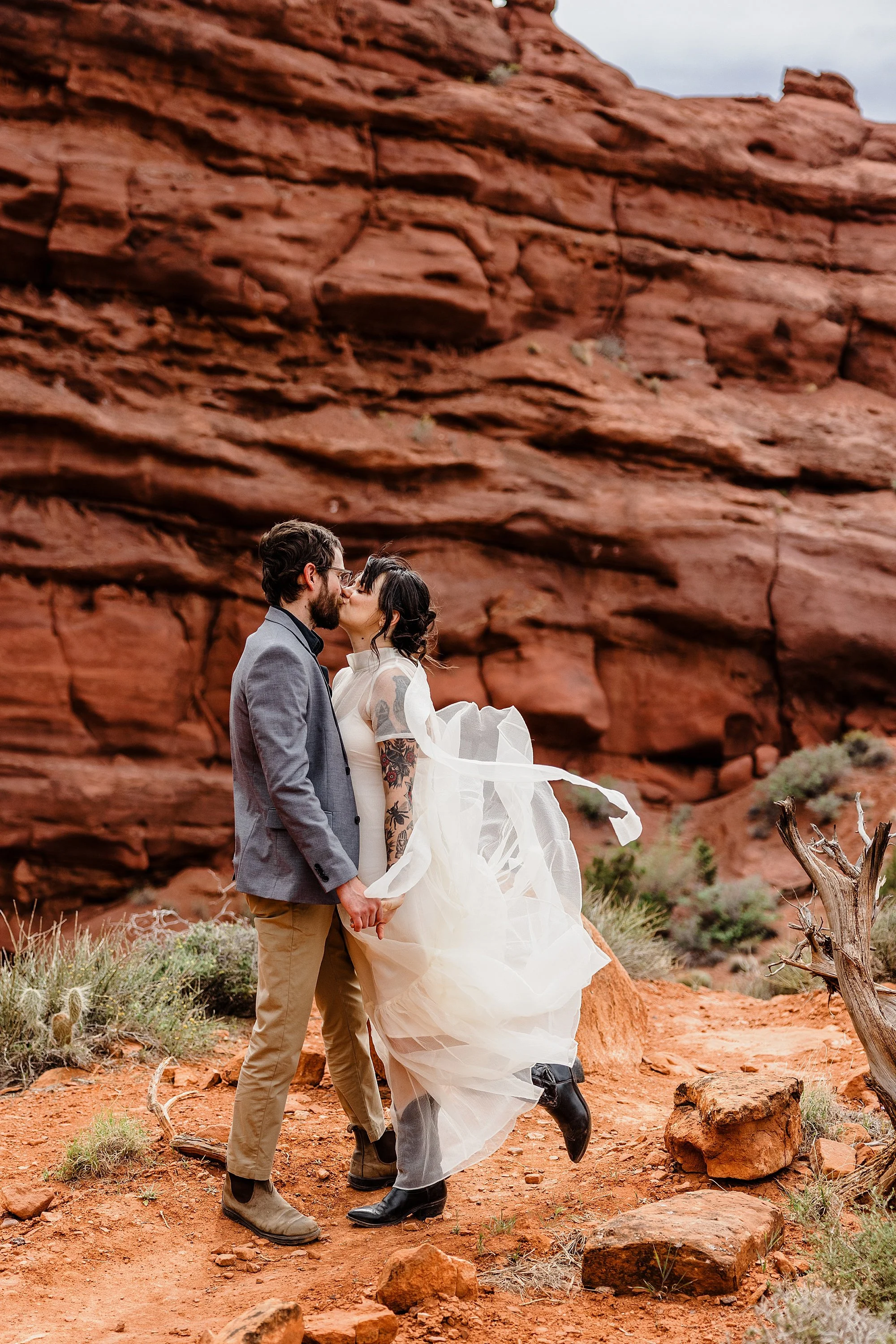April-Moab-Elopement-Photographer_0015.jpg