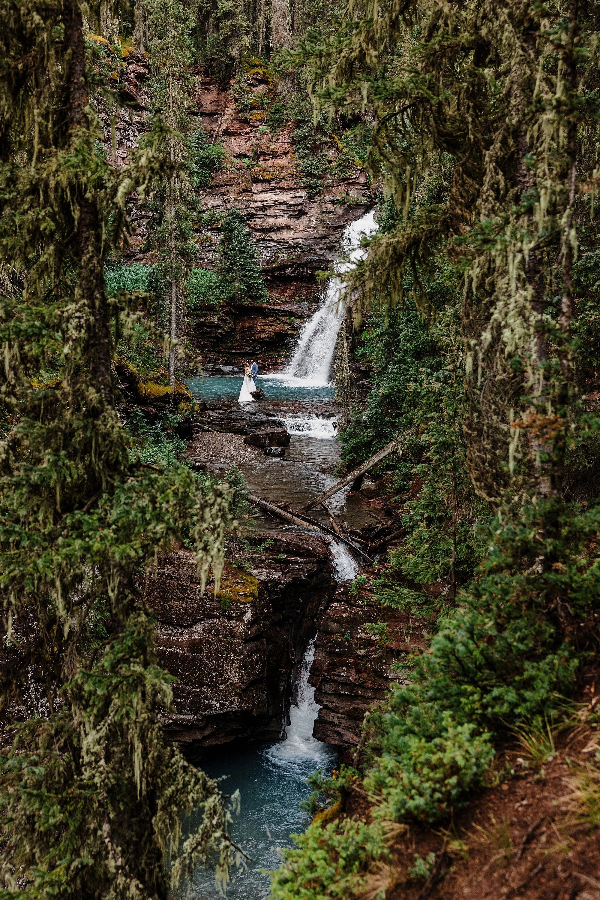 Summer-Waterfall-and-Off-Road-Elopement-in-Ouray-Colorado_0031.jpg