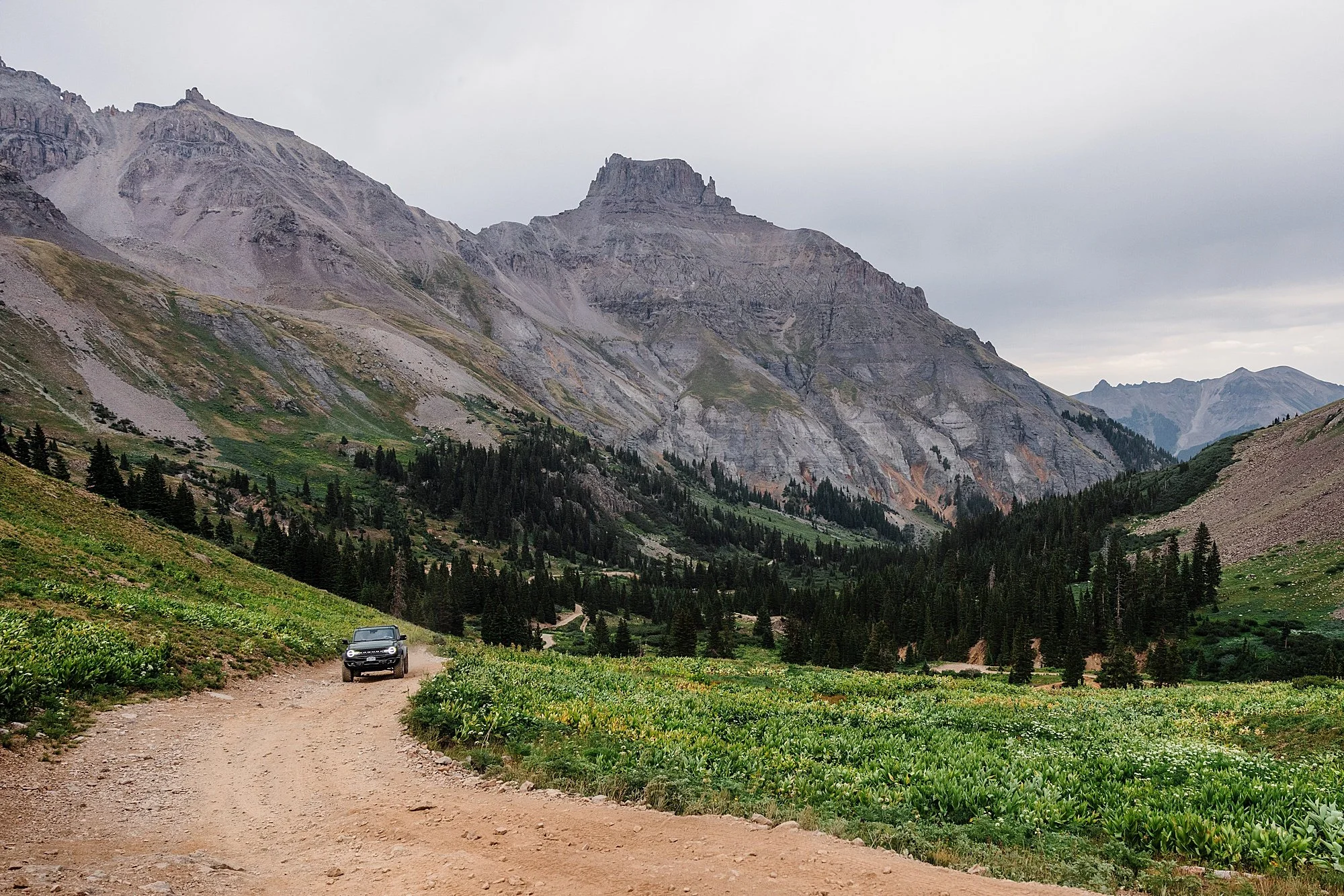 Summer-Waterfall-and-Off-Road-Elopement-in-Ouray-Colorado_0052.jpg