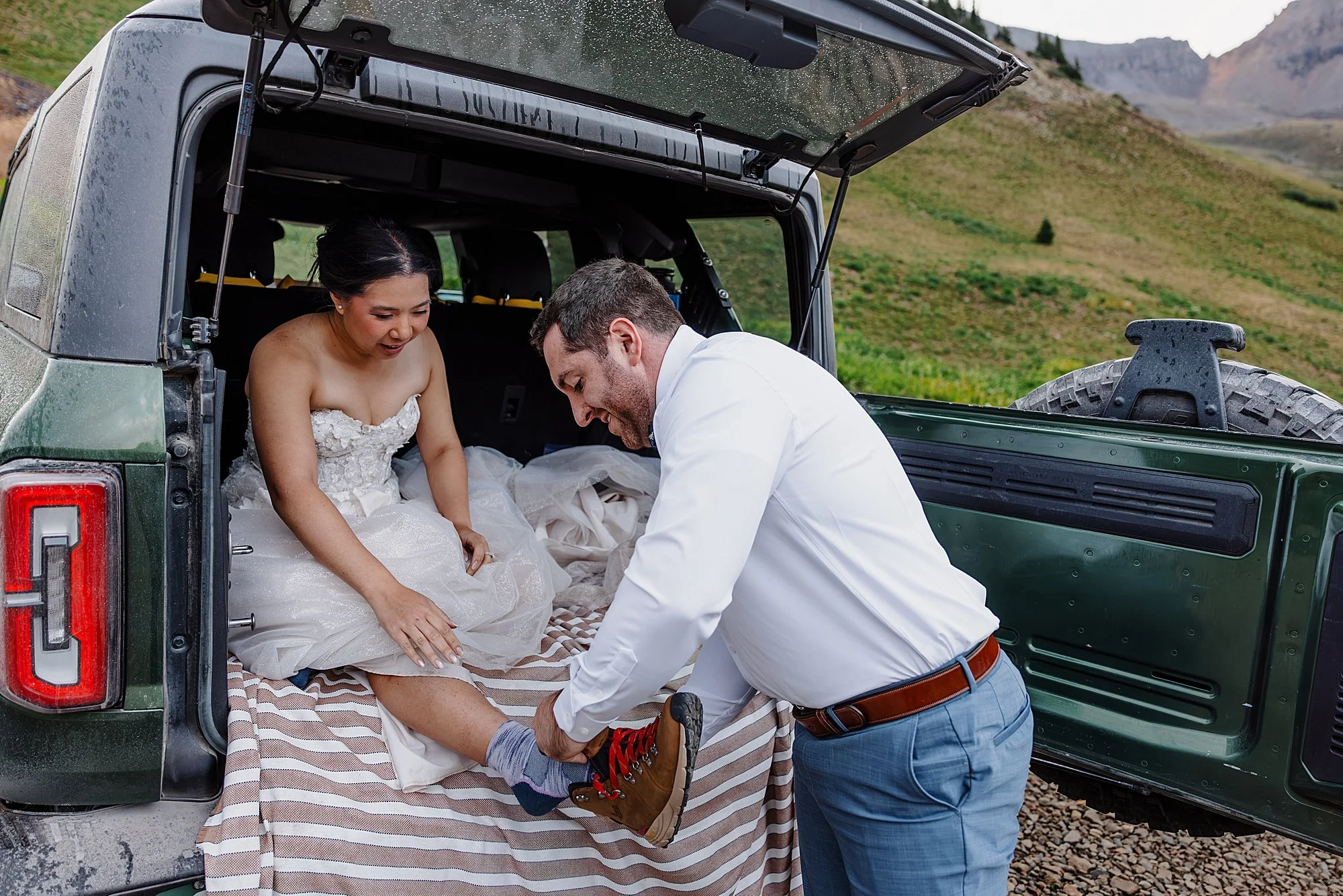 Summer-Waterfall-and-Off-Road-Elopement-in-Ouray-Colorado_0056.jpg