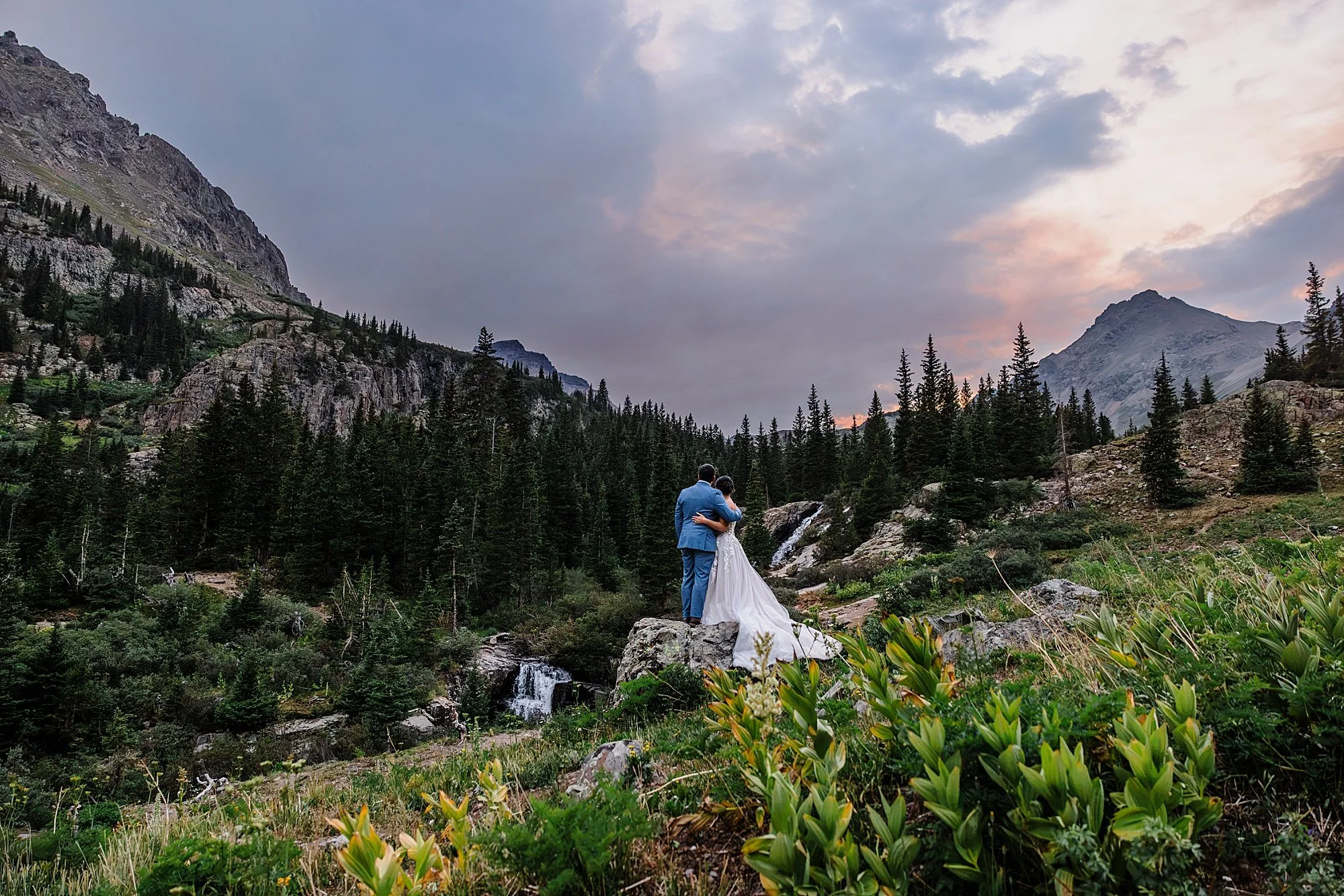 Summer-Waterfall-and-Off-Road-Elopement-in-Ouray-Colorado_0077.jpg
