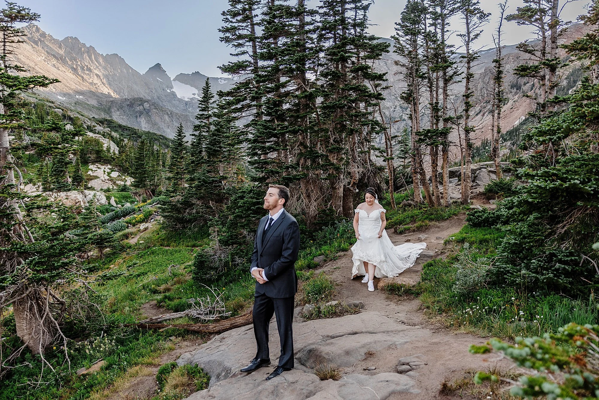 Summer-Hiking-Elopement-to-an-Alpine-Lake-in-Colorado_020.jpg