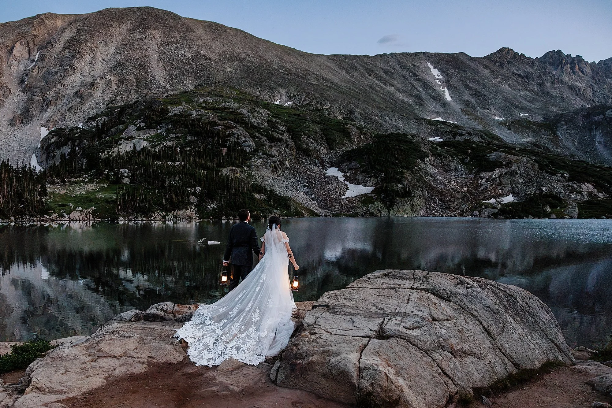 Summer-Hiking-Elopement-to-an-Alpine-Lake-in-Colorado_062.jpg