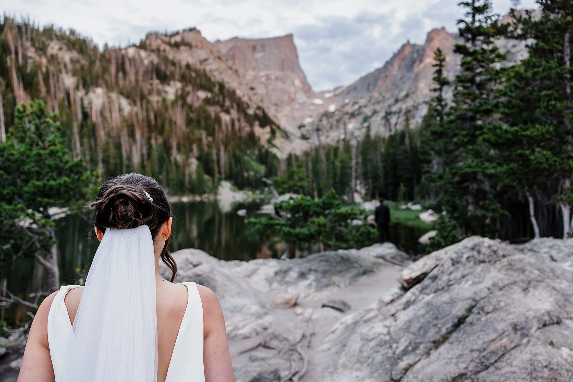 Moraine-Park-Amphitheater-Wedding-in-Rocky-Mountain-National-Park_0007.jpg