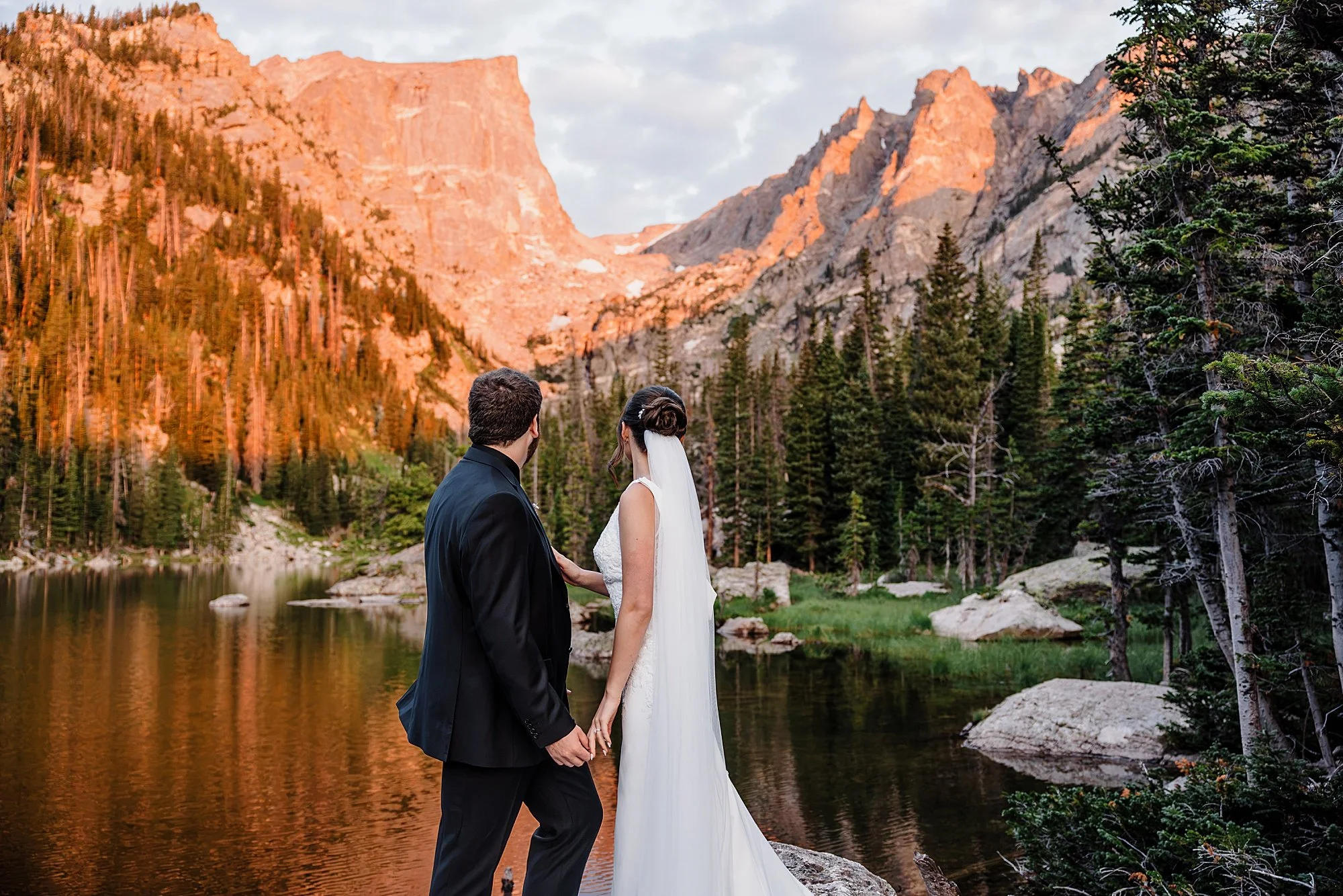 Moraine-Park-Amphitheater-Wedding-in-Rocky-Mountain-National-Park_0017.jpg