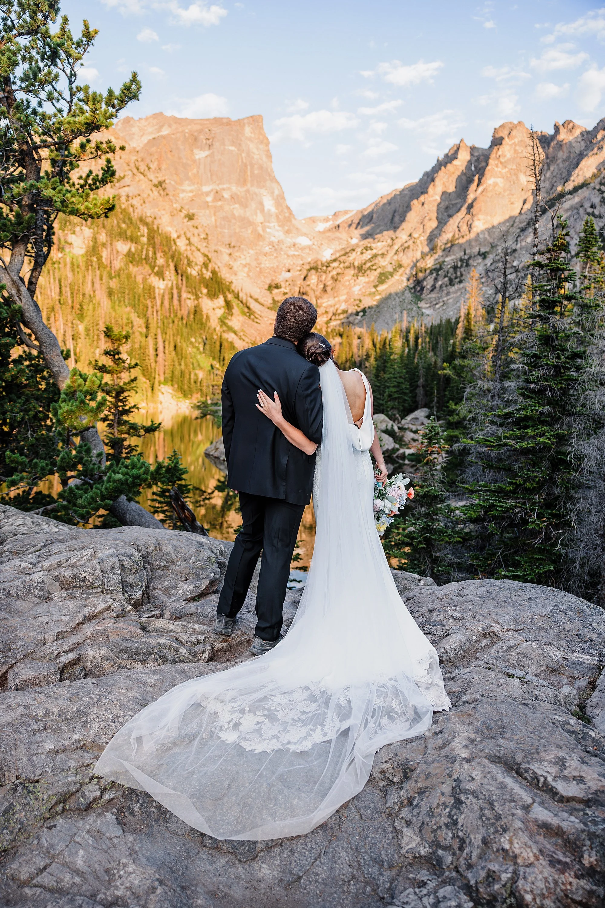 Moraine-Park-Amphitheater-Wedding-in-Rocky-Mountain-National-Park_0021.jpg