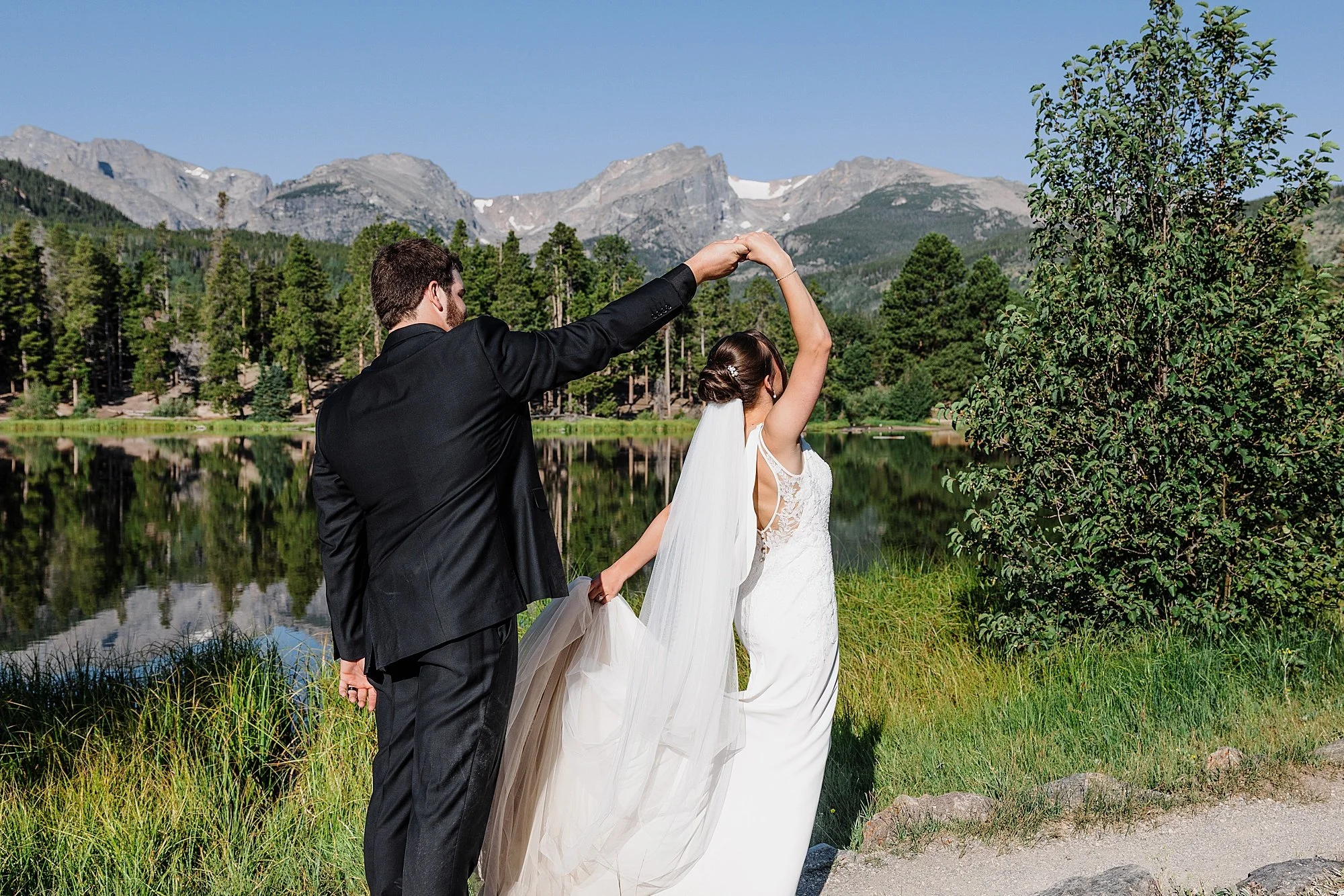 Moraine-Park-Amphitheater-Wedding-in-Rocky-Mountain-National-Park_0037.jpg