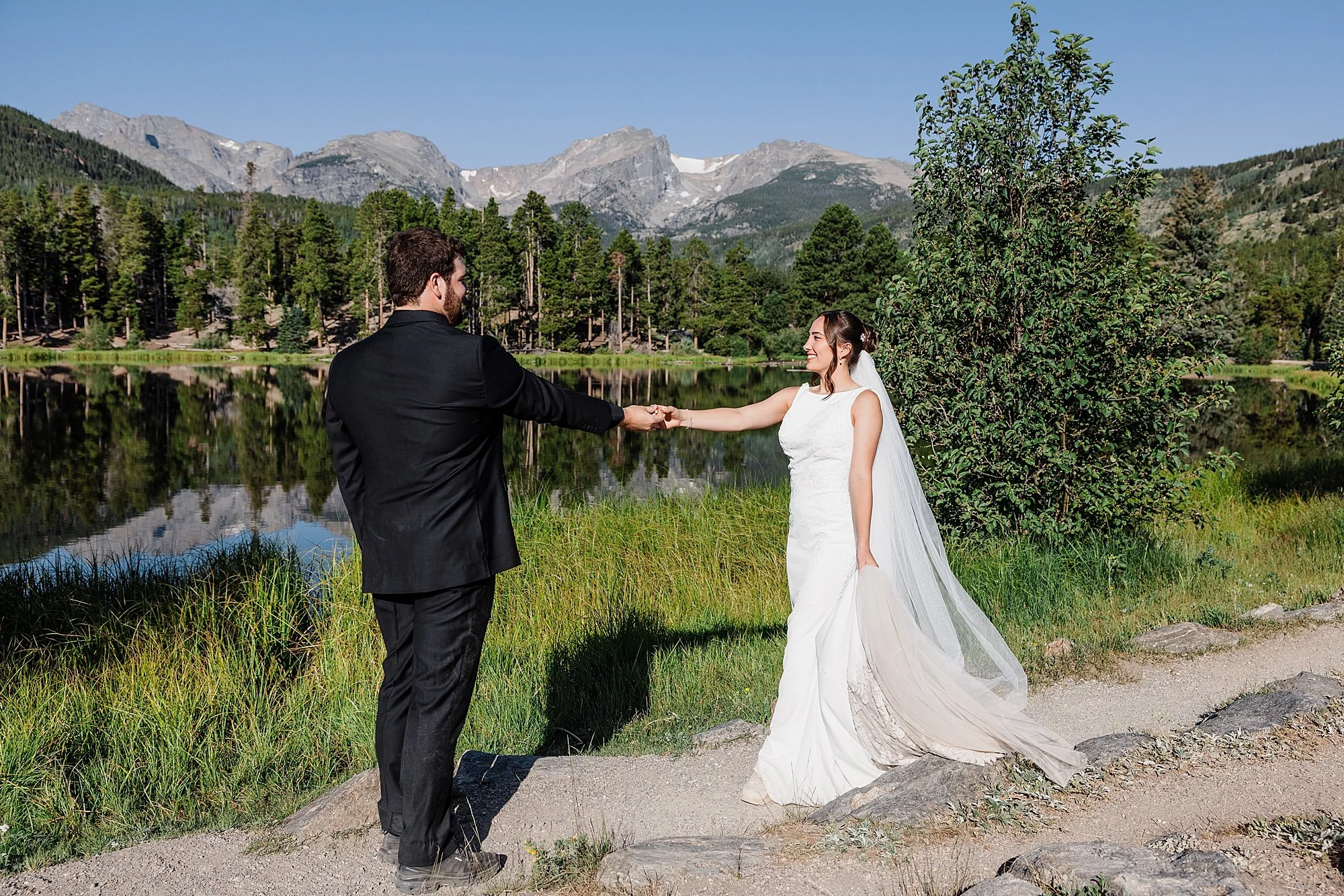 Moraine-Park-Amphitheater-Wedding-in-Rocky-Mountain-National-Park_0038.jpg