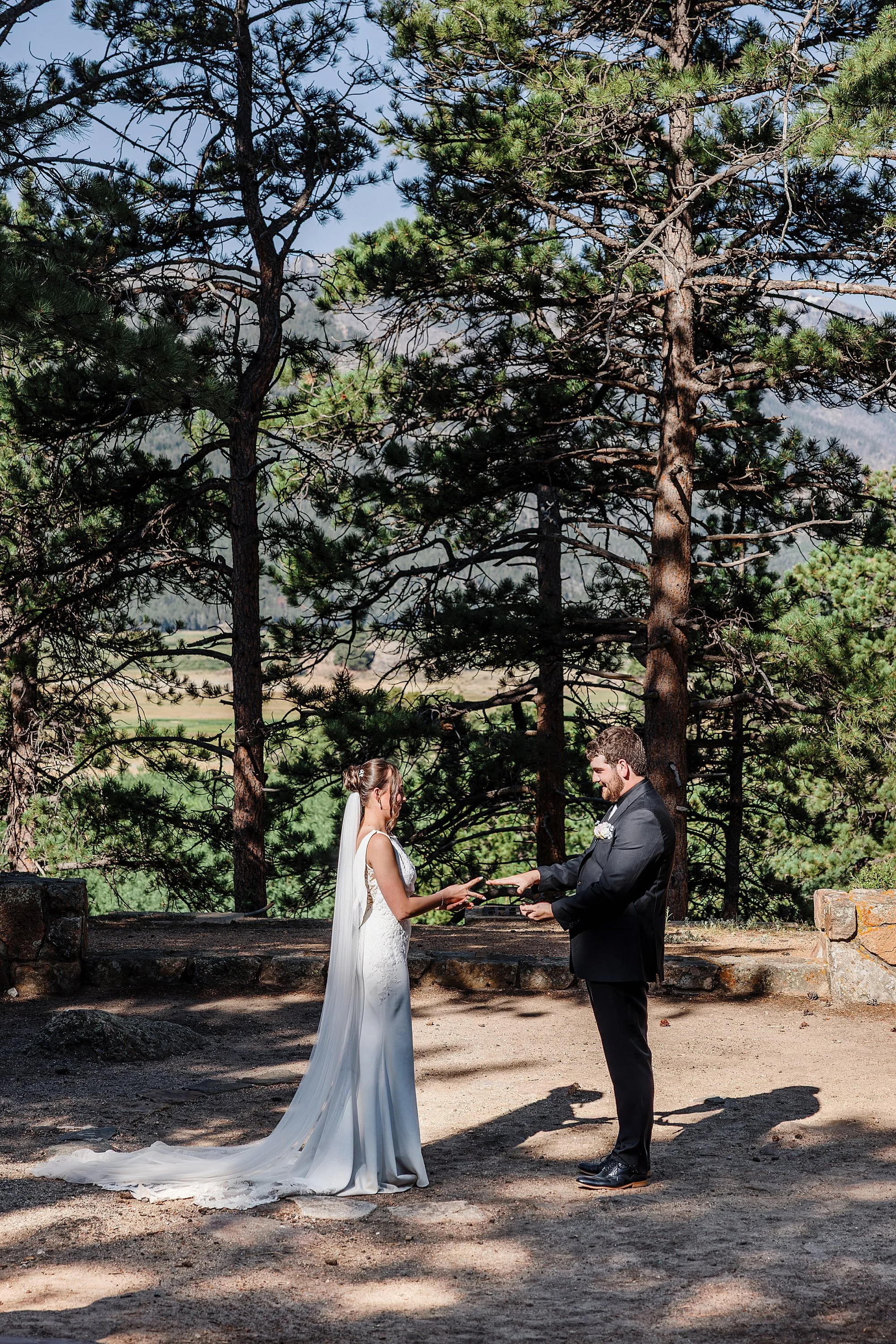 Moraine-Park-Amphitheater-Wedding-in-Rocky-Mountain-National-Park_0047.jpg