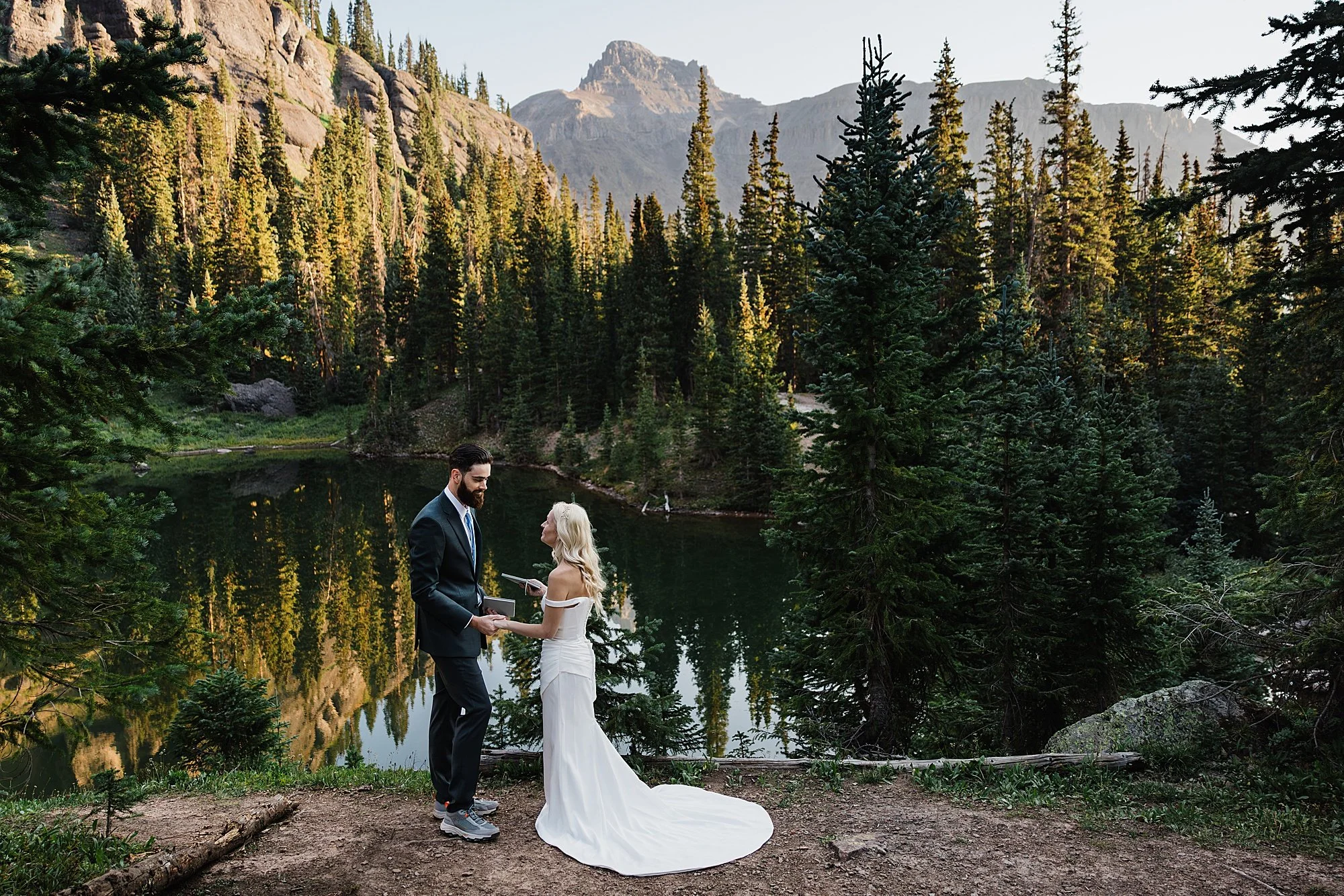 Ouray-Colorado-Elopement-Off-Road-and-Waterfalls_0009.jpg