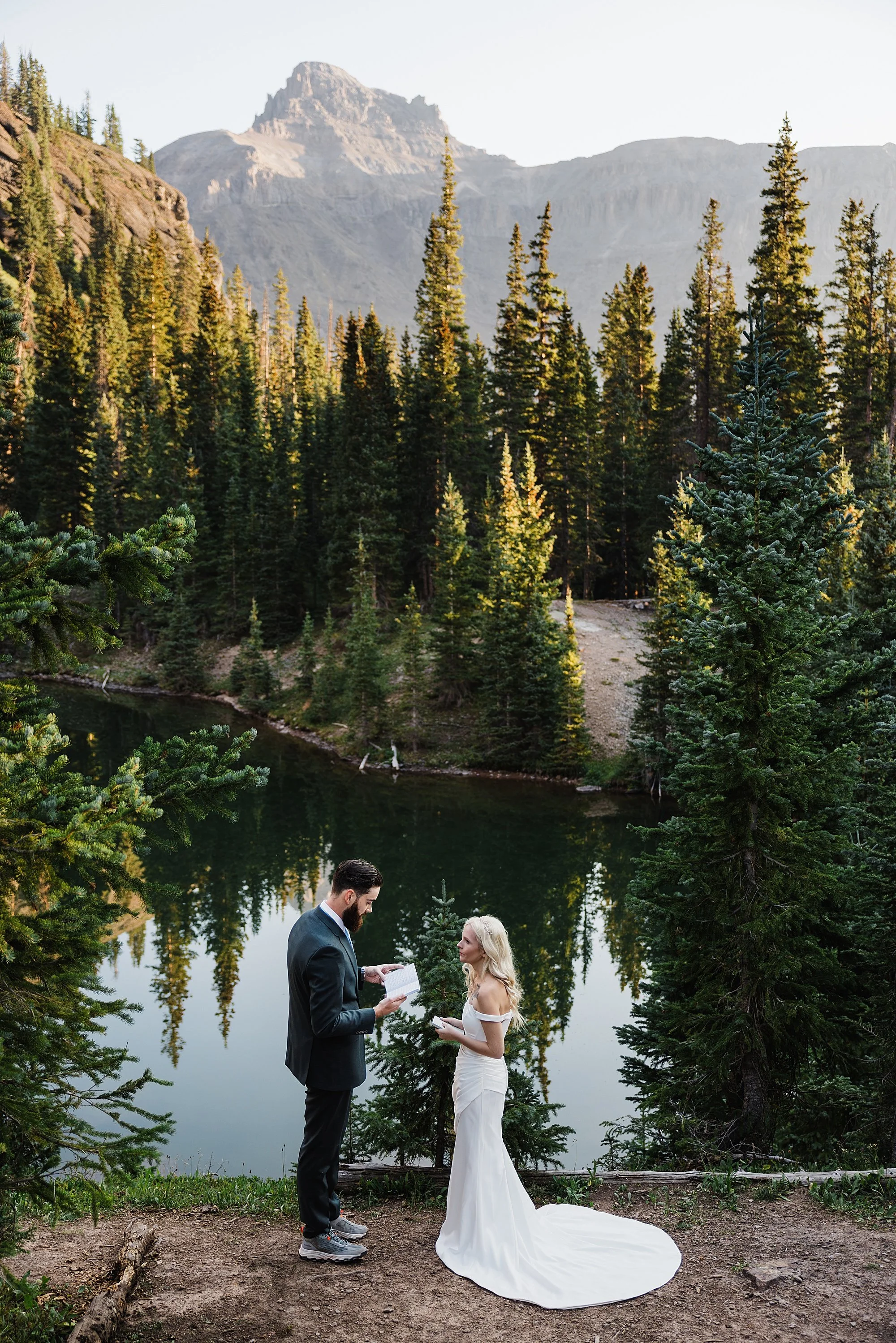 Ouray-Colorado-Elopement-Off-Road-and-Waterfalls_0014.jpg