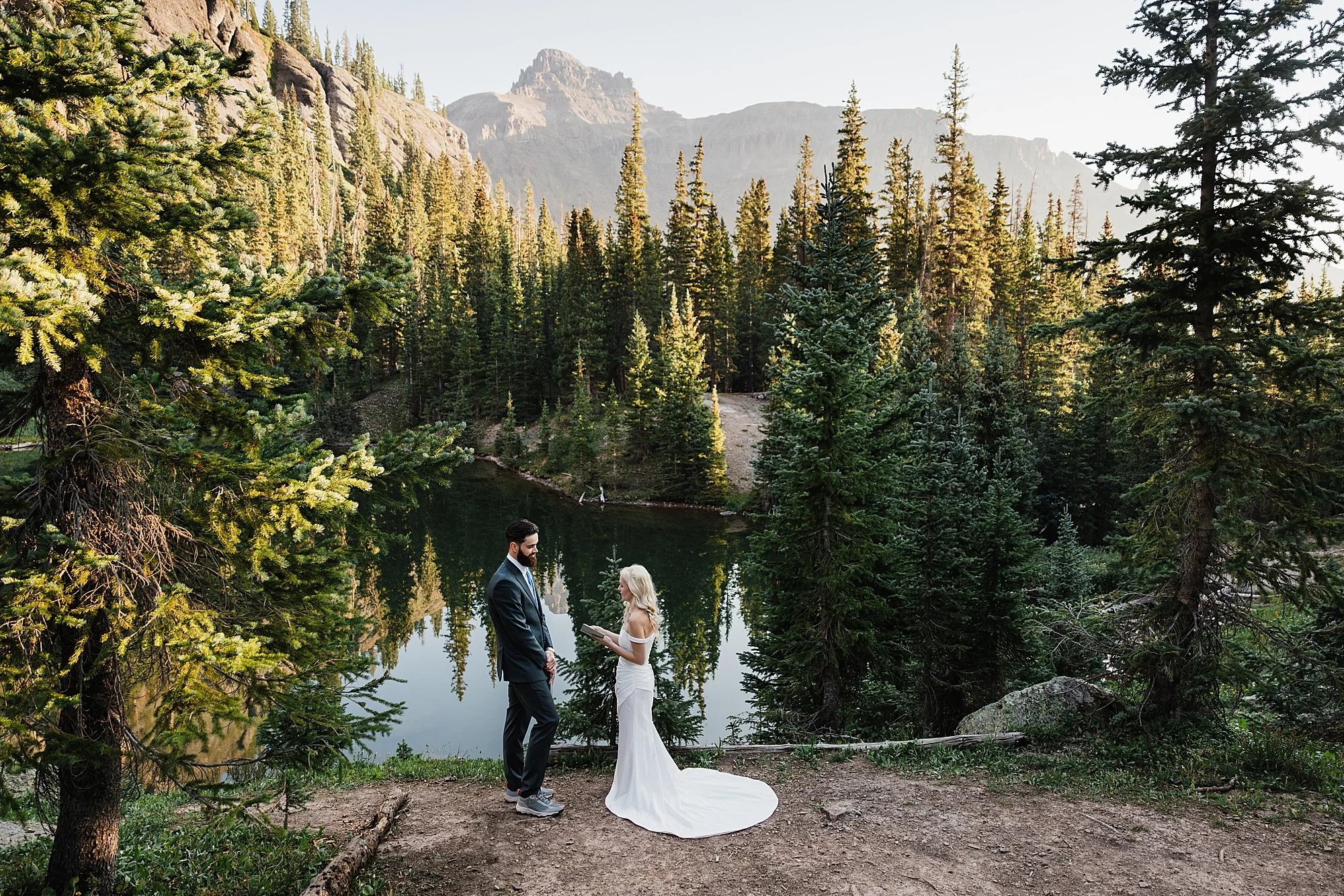 Ouray-Colorado-Elopement-Off-Road-and-Waterfalls_0016.jpg