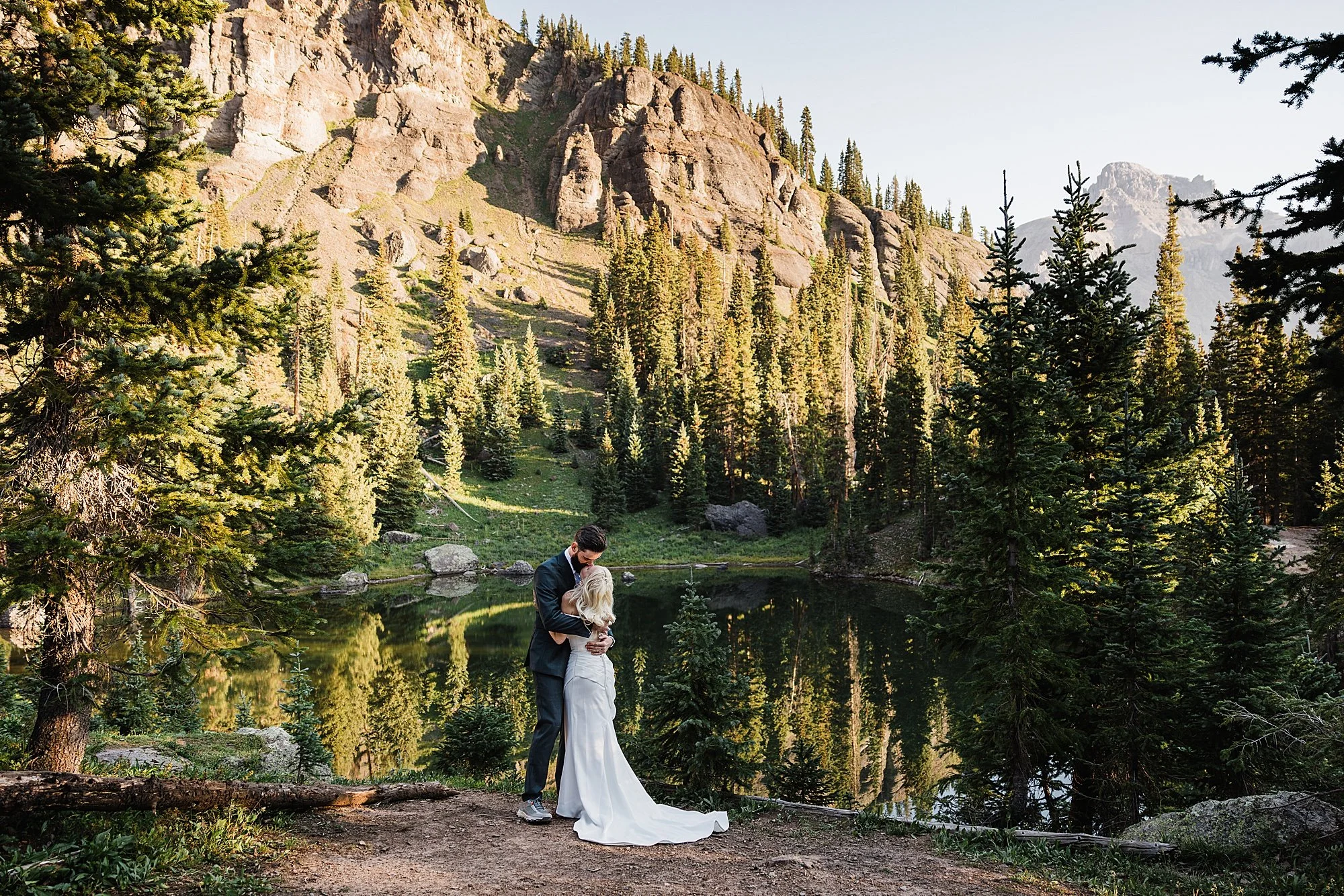 Ouray-Colorado-Elopement-Off-Road-and-Waterfalls_0026.jpg