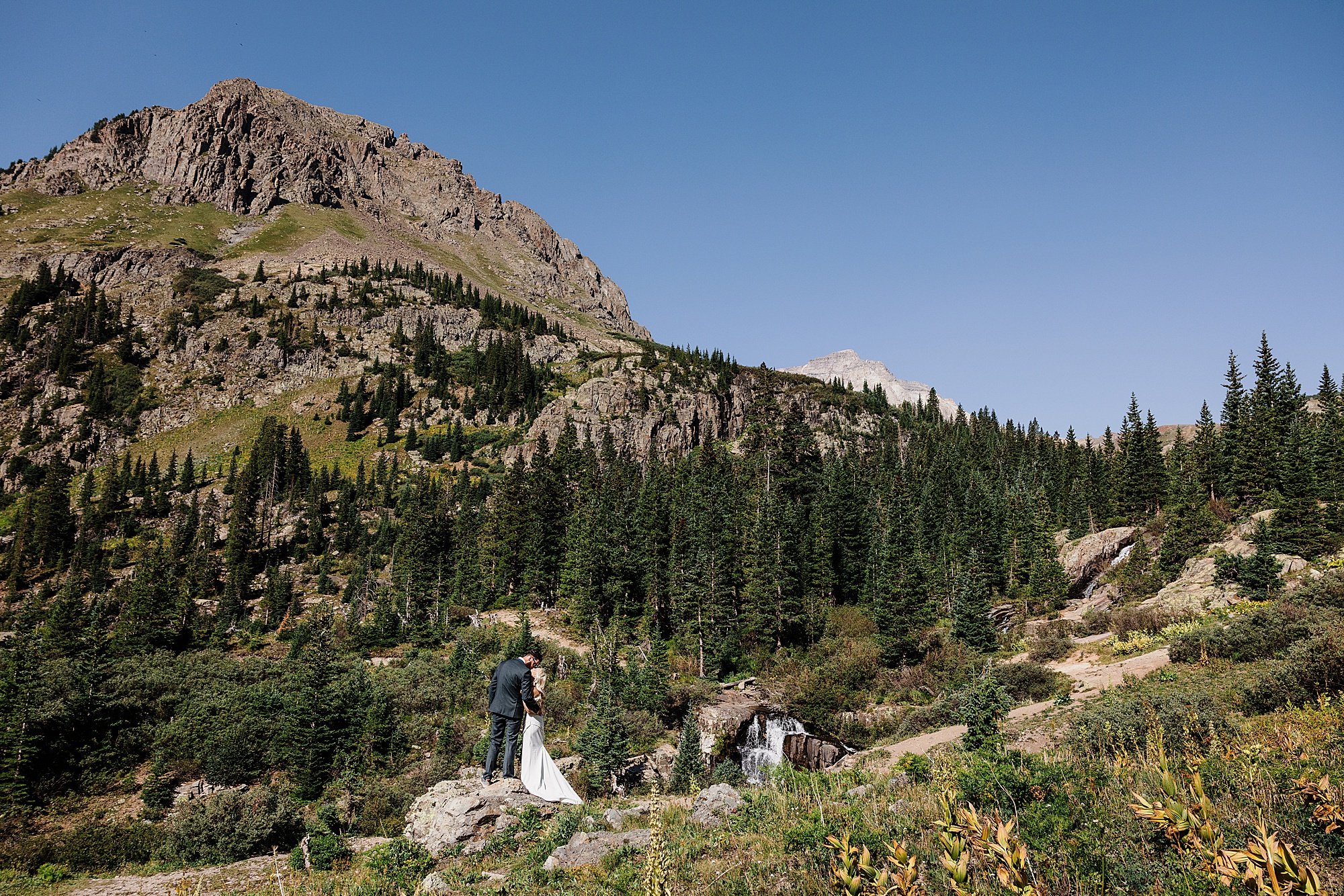 Ouray-Colorado-Elopement-Off-Road-and-Waterfalls_0047.jpg