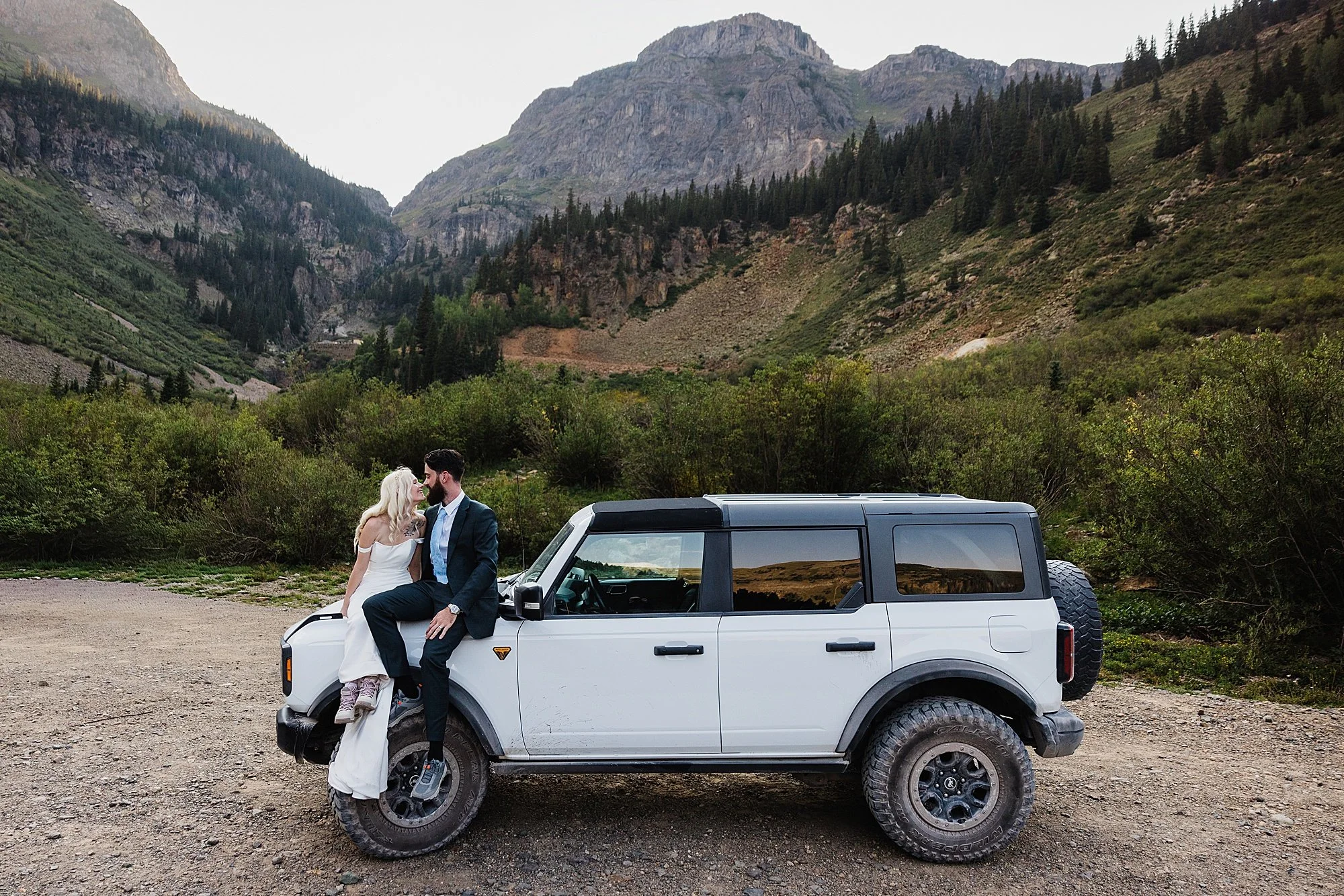 Ouray-Colorado-Elopement-Off-Road-and-Waterfalls_0048.jpg