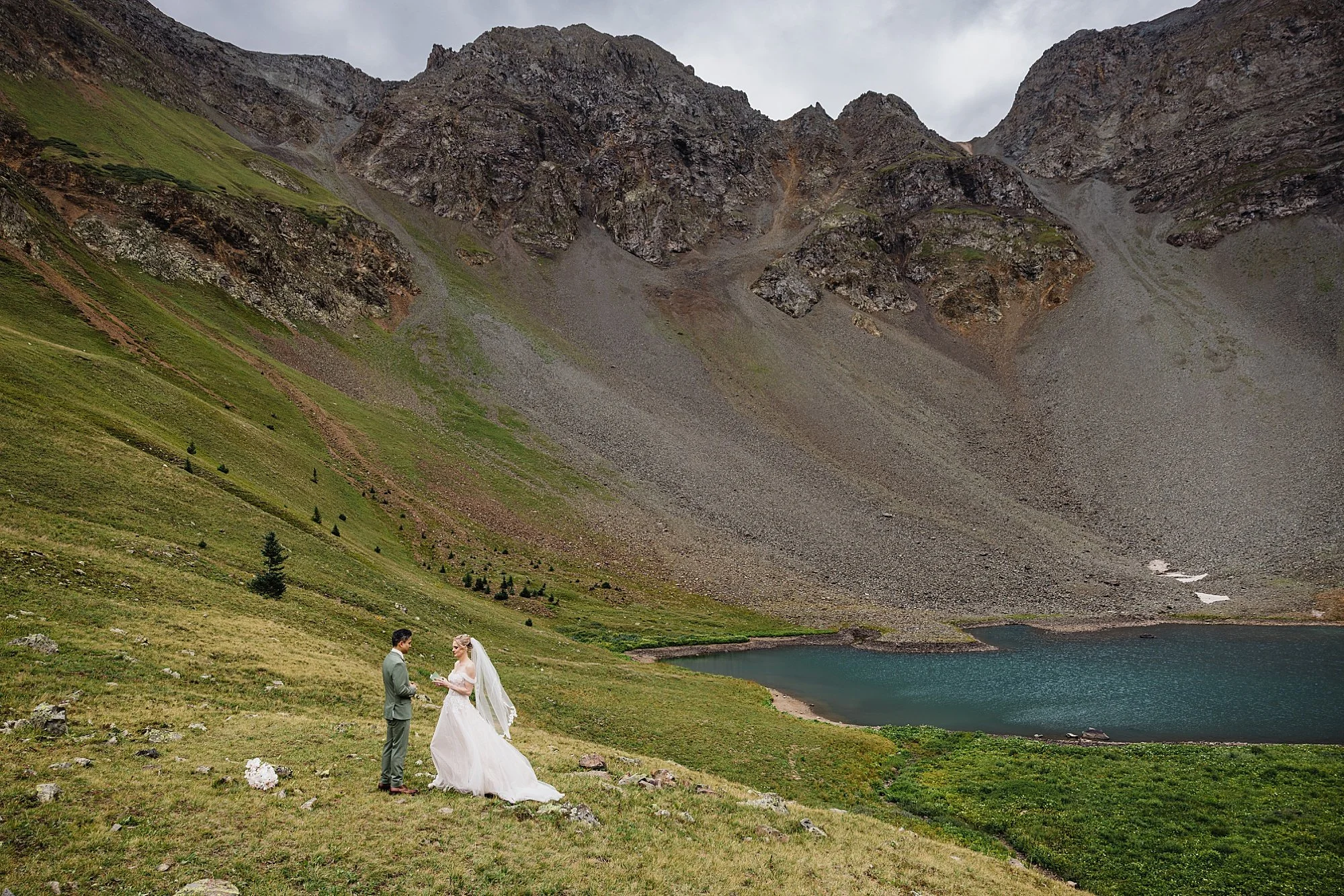 Adventure-Elopement-in-Ouray-Colorado-020.jpg