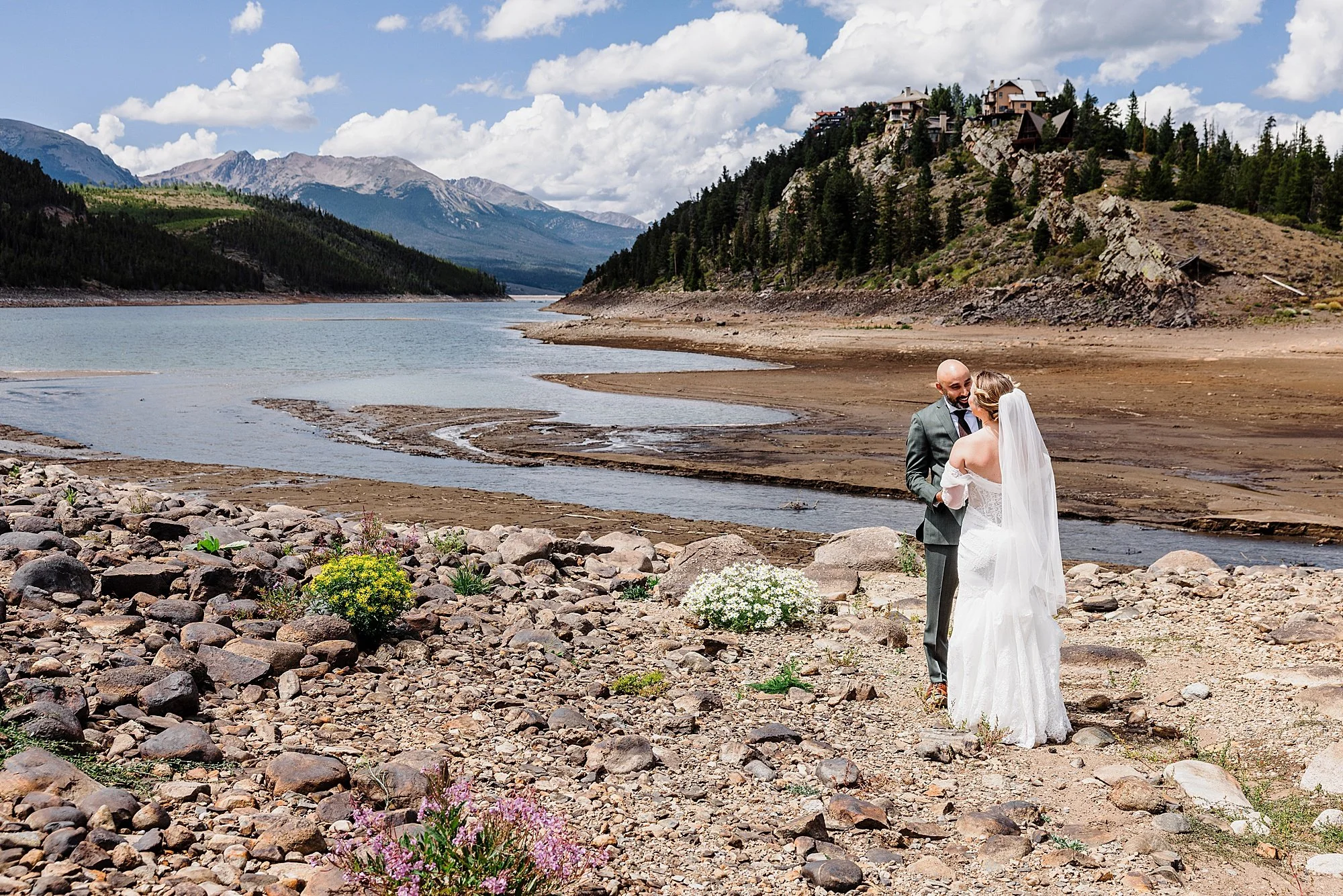 Wedding-at-the-new-Sapphire-Point-Overlook-in-Breckenridge-Colorado_0005.jpg