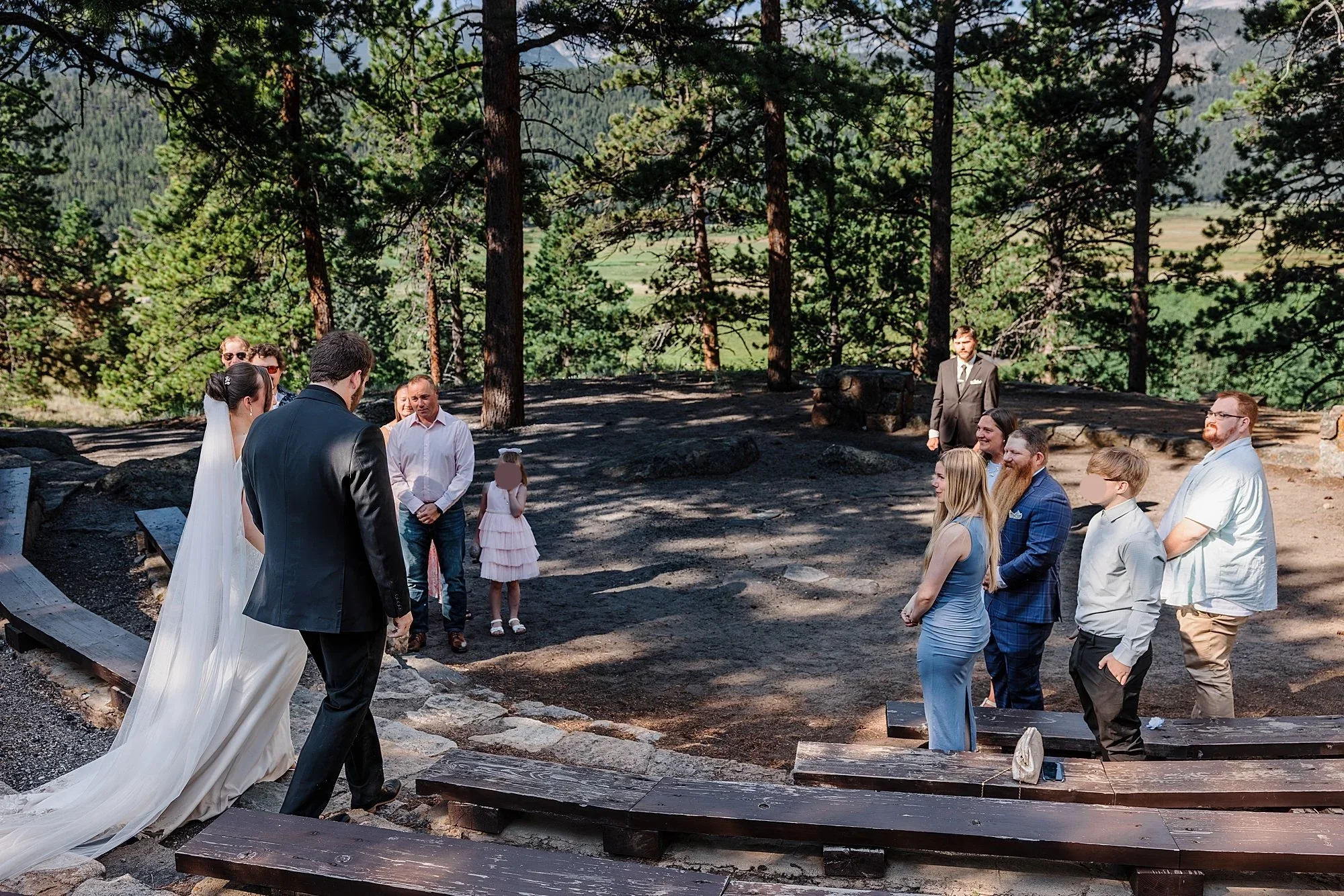 Moraine-Park-Amphitheater-Wedding-in-Rocky-Mountain-National-Park_0042.webp