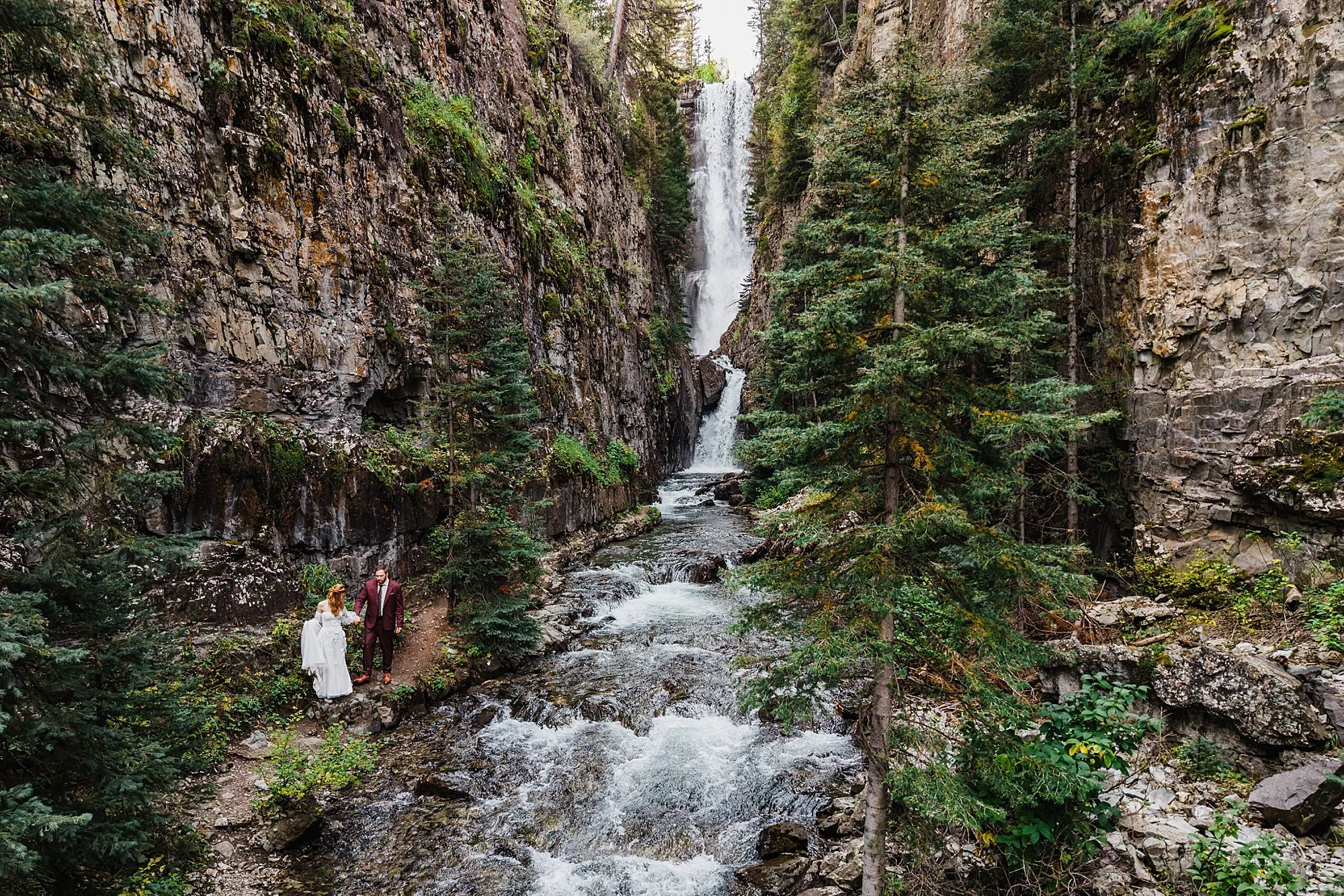 Sunset-Waterfall-Elopement-in-Telluride_0009.jpg