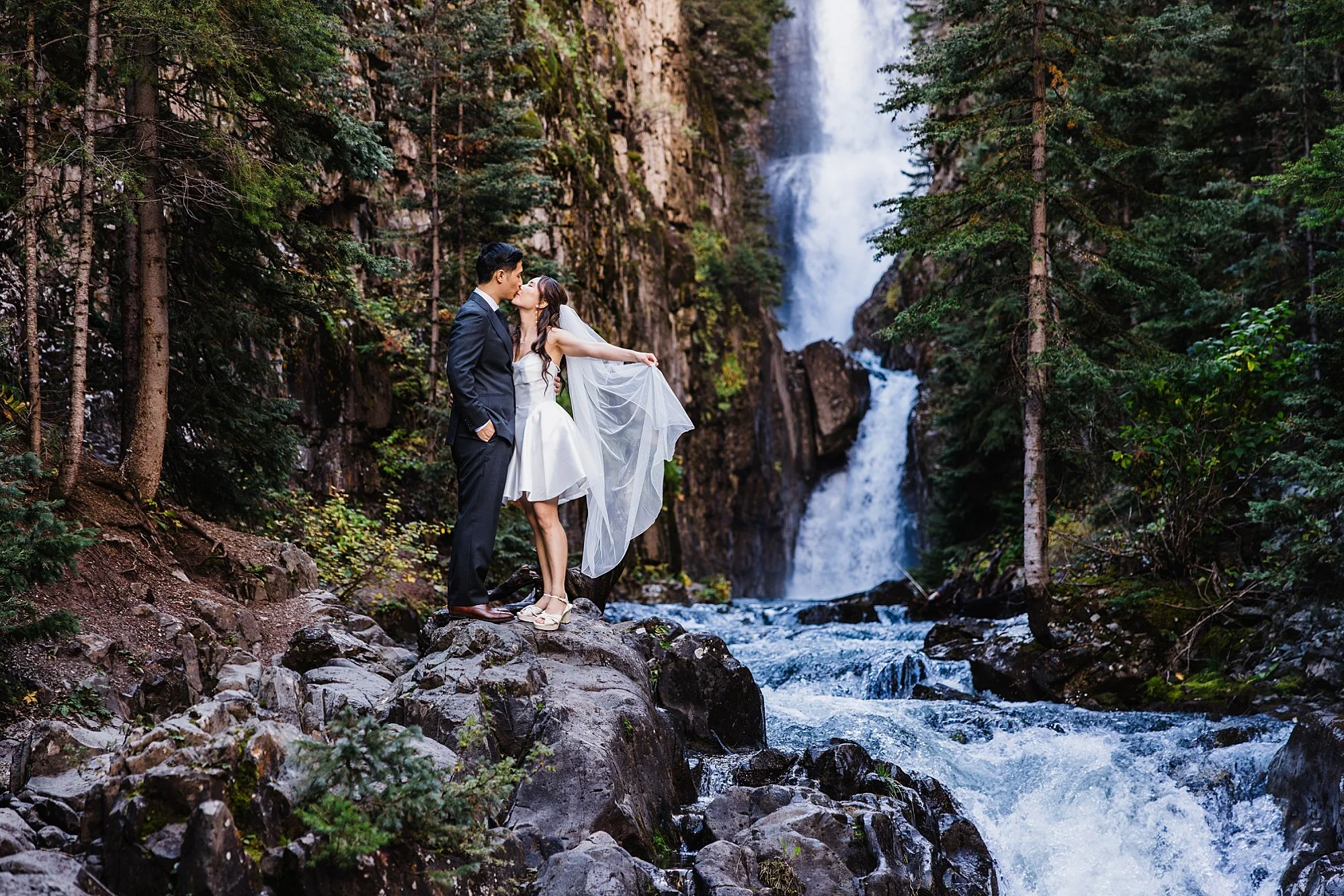 Fall-Elopement-in-Telluride-Colorado-Sunrise-to-Sunset_0034.jpg