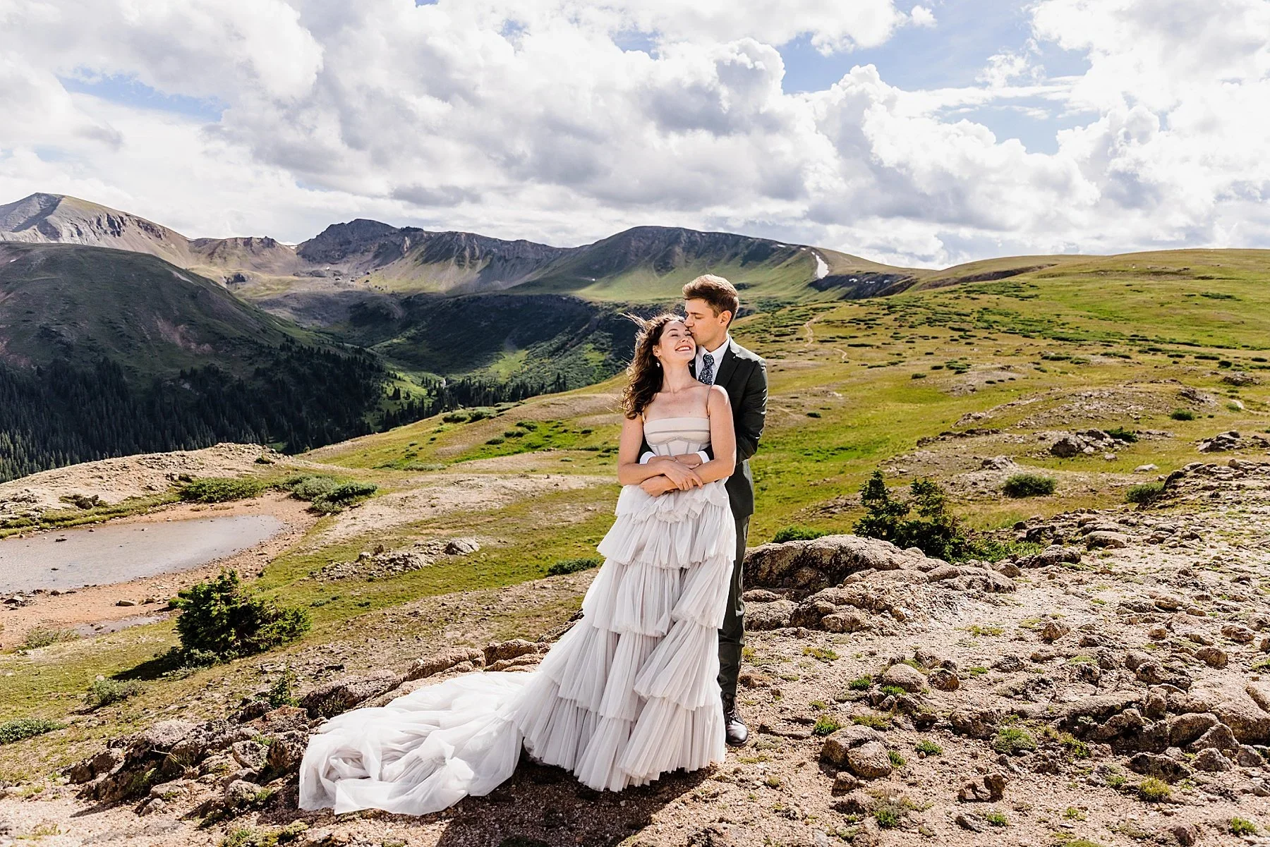 Maroon-Bells-Amphitheater-Elopement-in-Colorado_0083.webp