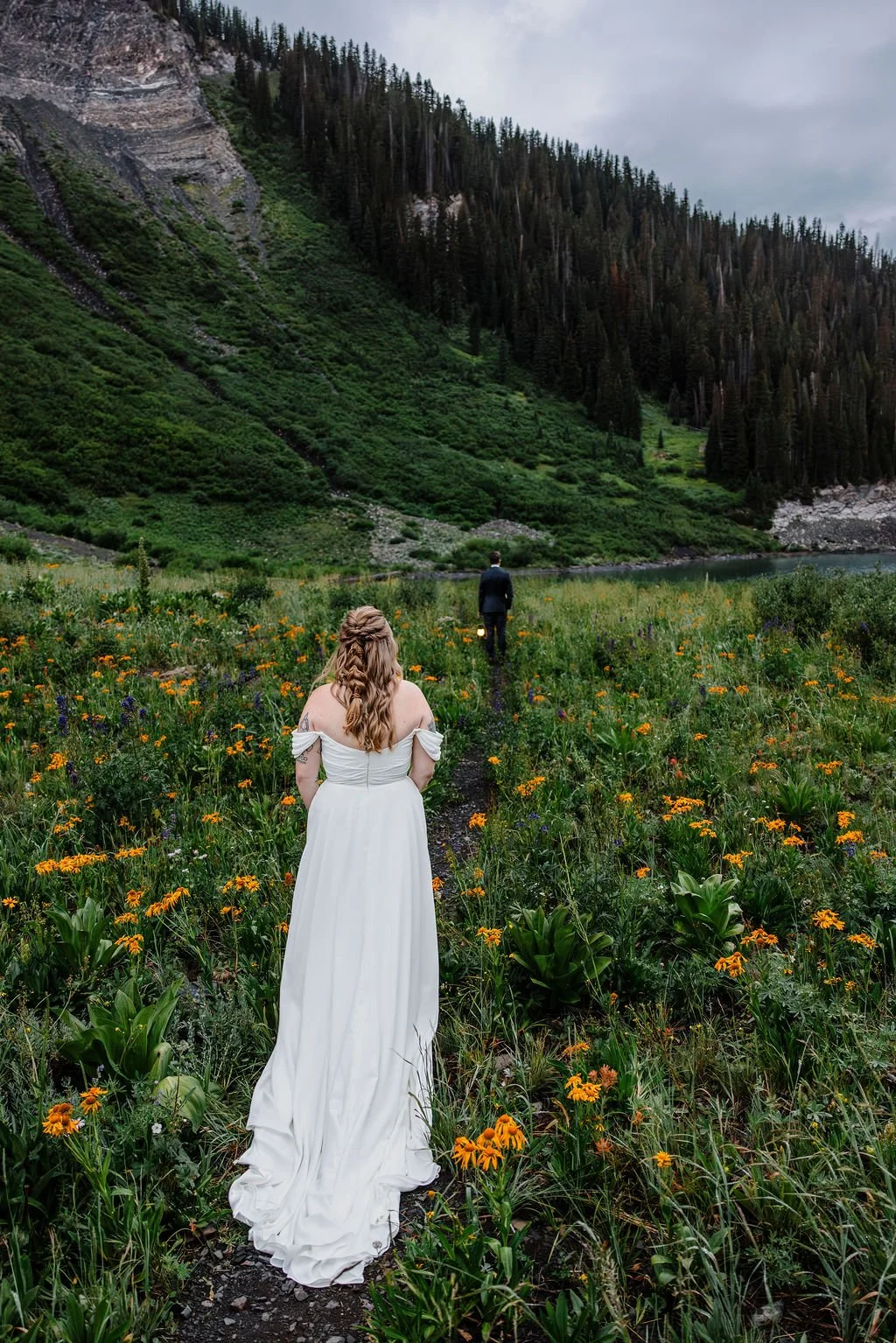 Crested-Butte-Colorado-Wildflower-Elopement_0004.jpg