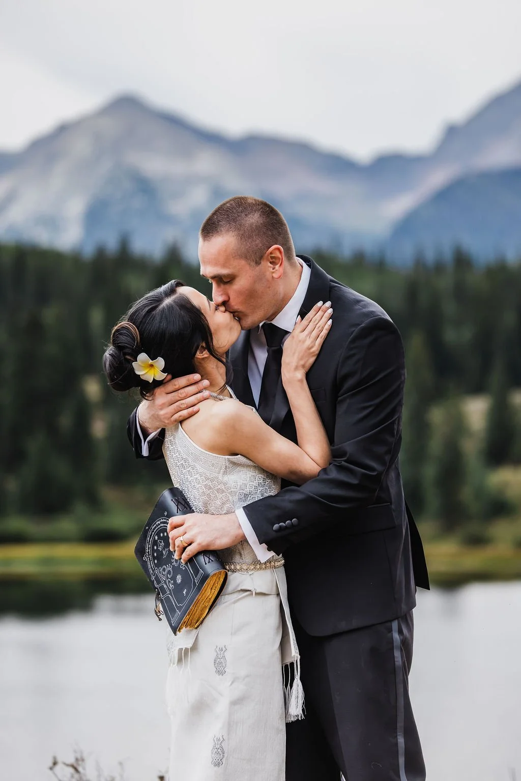 2-Day-Elopement-in-Ouray-Colorado_Vow-of-the-Wild-058.jpg