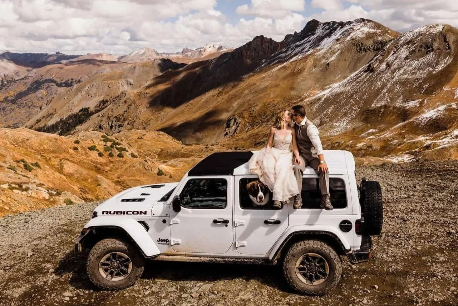 Off-road elopement in Ouray in Fall
