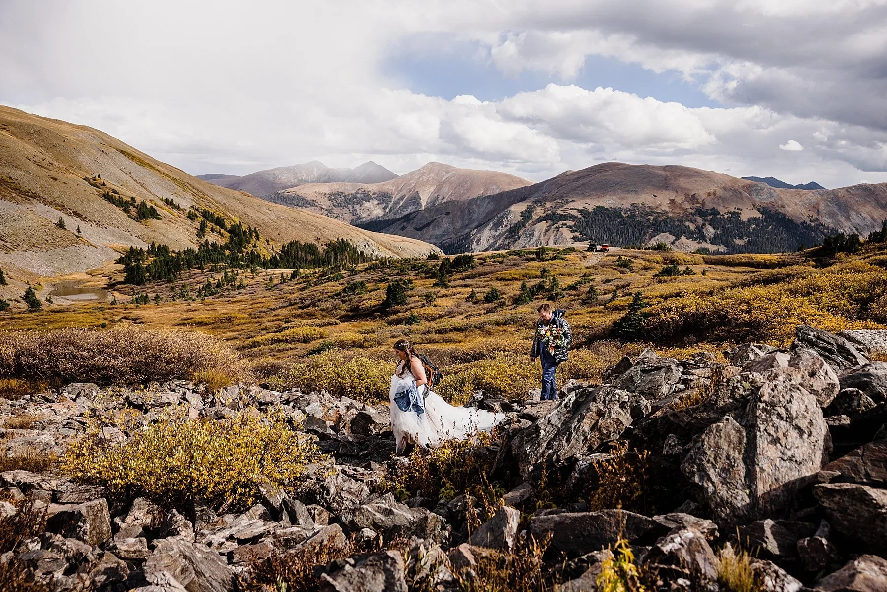 Hiking elopement in the mountains
