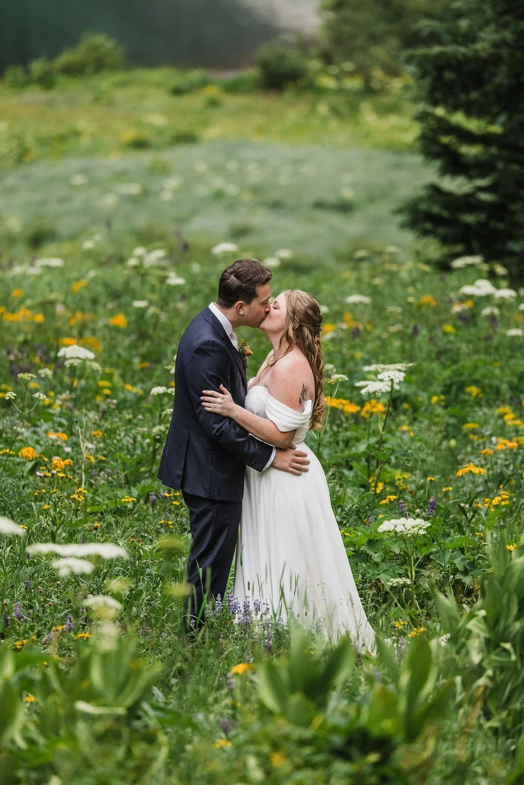 Crested-Butte-Colorado-Wildflower-Elopement_0038.jpg