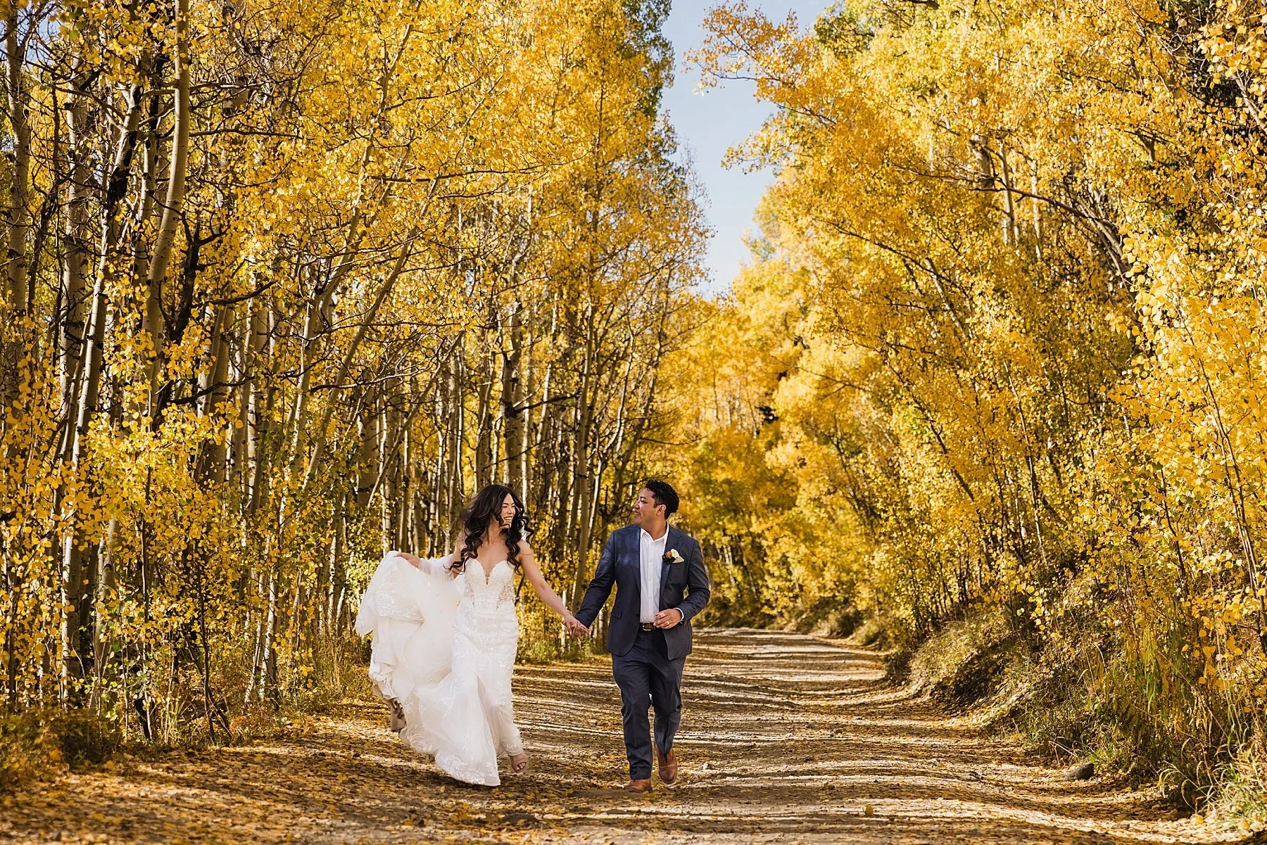 Fall-Jeep-Elopement-in-Ouray-and-Telluride_0092.webp