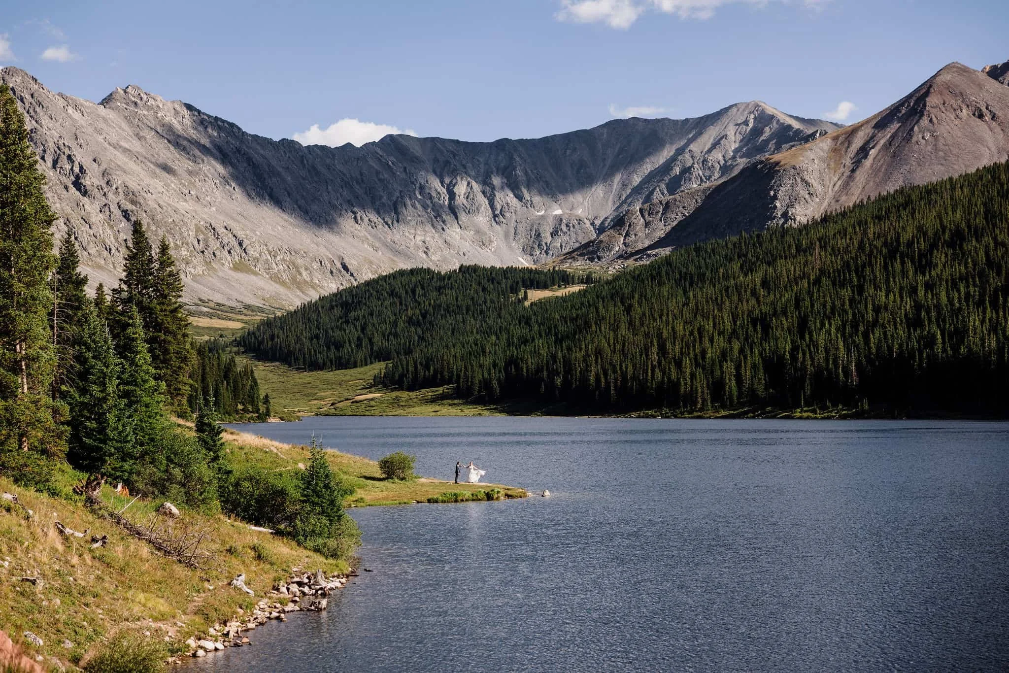 Lake elopement in Breckenridge