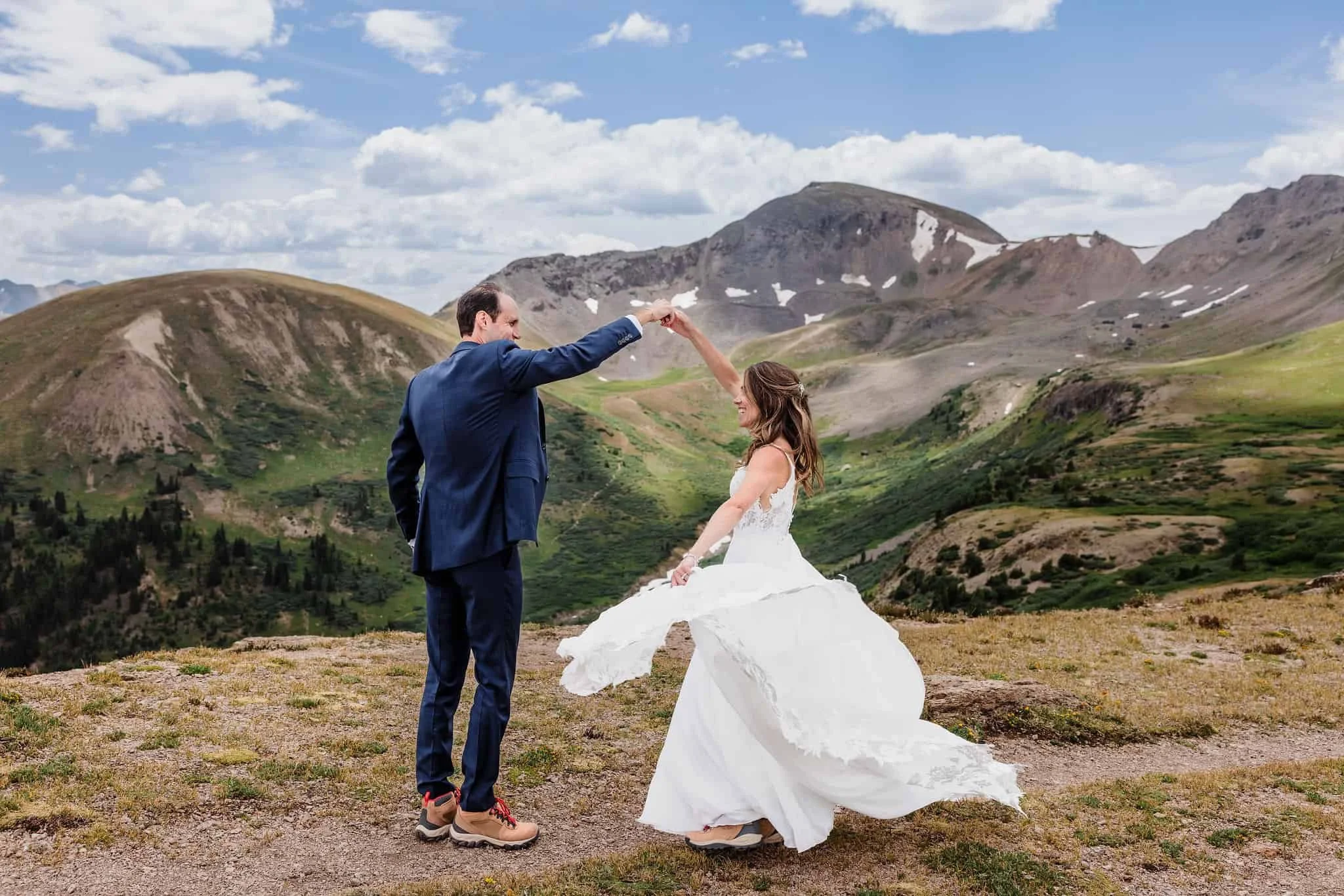Mountaintop elopement in Colorado