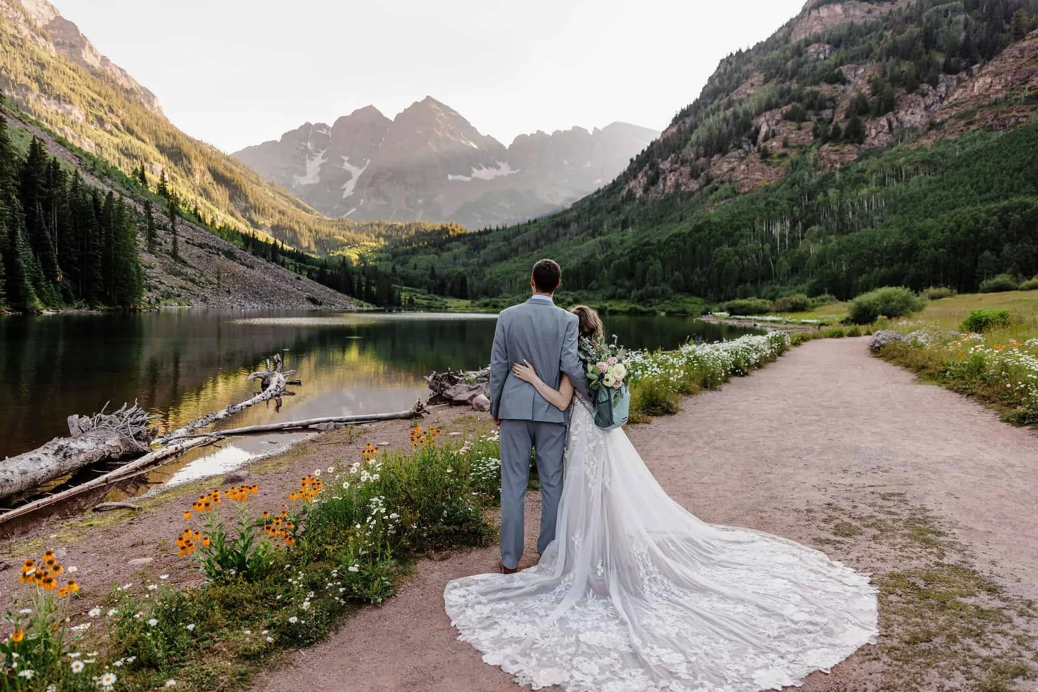 Sunset elopement at Maroon Bells