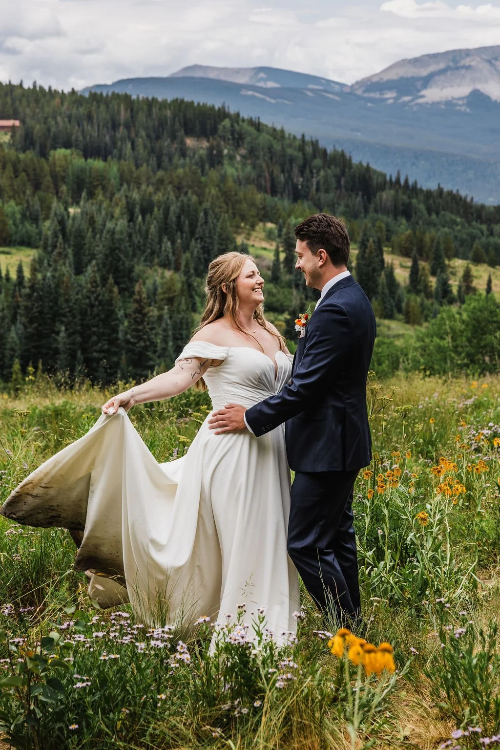Crested-Butte-Colorado-Wildflower-Elopement_0087.jpg